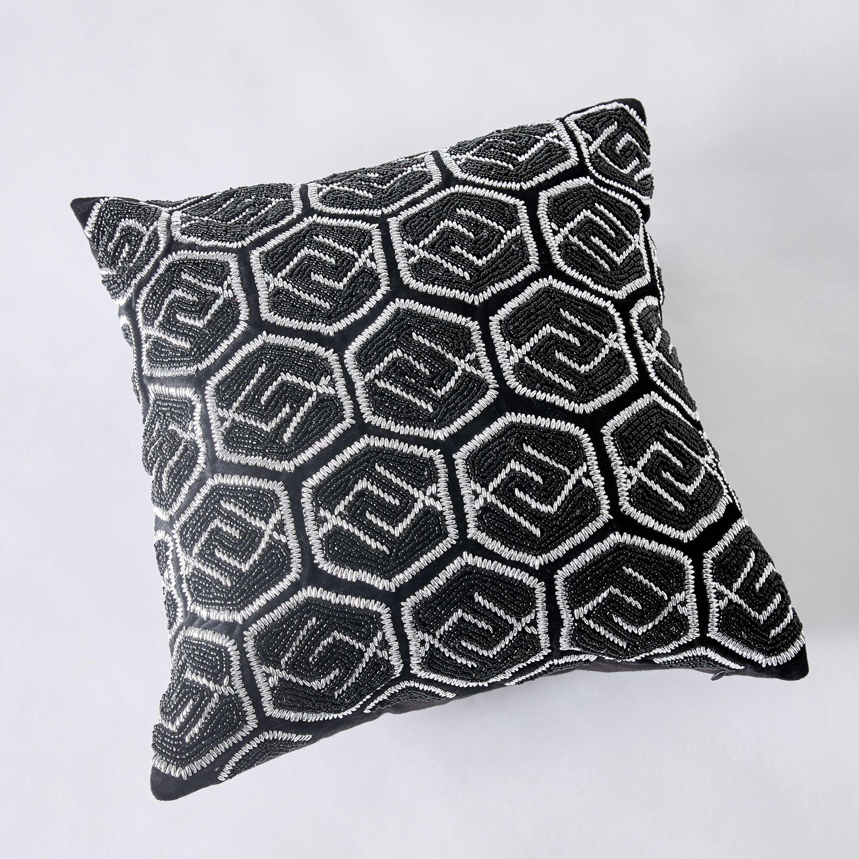 وسادة محشوّة مزينة بالخرز من جليتز - 40x40 سم-hbxhomeware-hbxbedroom-image-5