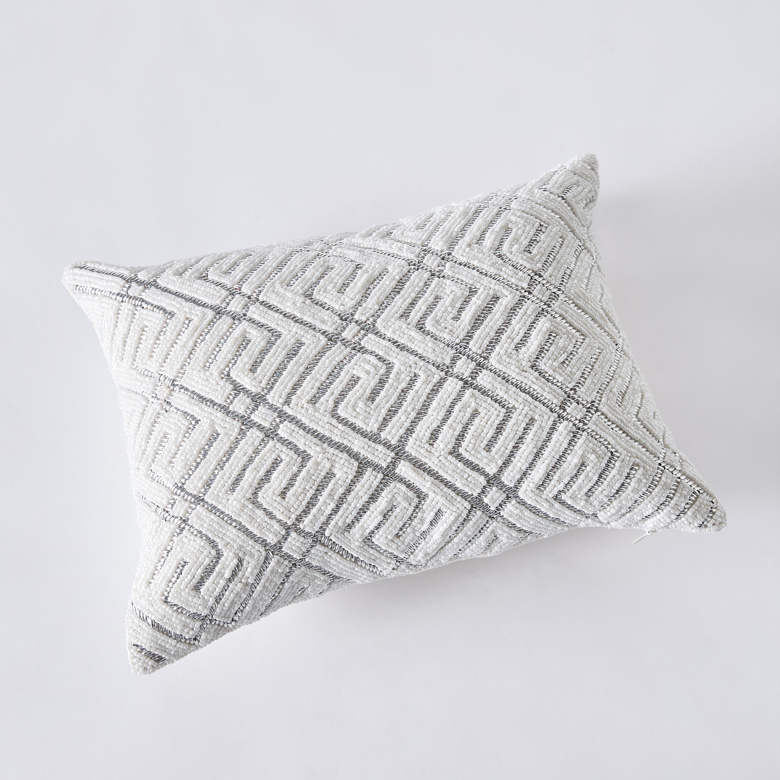 وسادة محشوّة مزينة بالخرز من جليتز - 30x40 سم-hbxhomeware-hbxbedroom-image-5