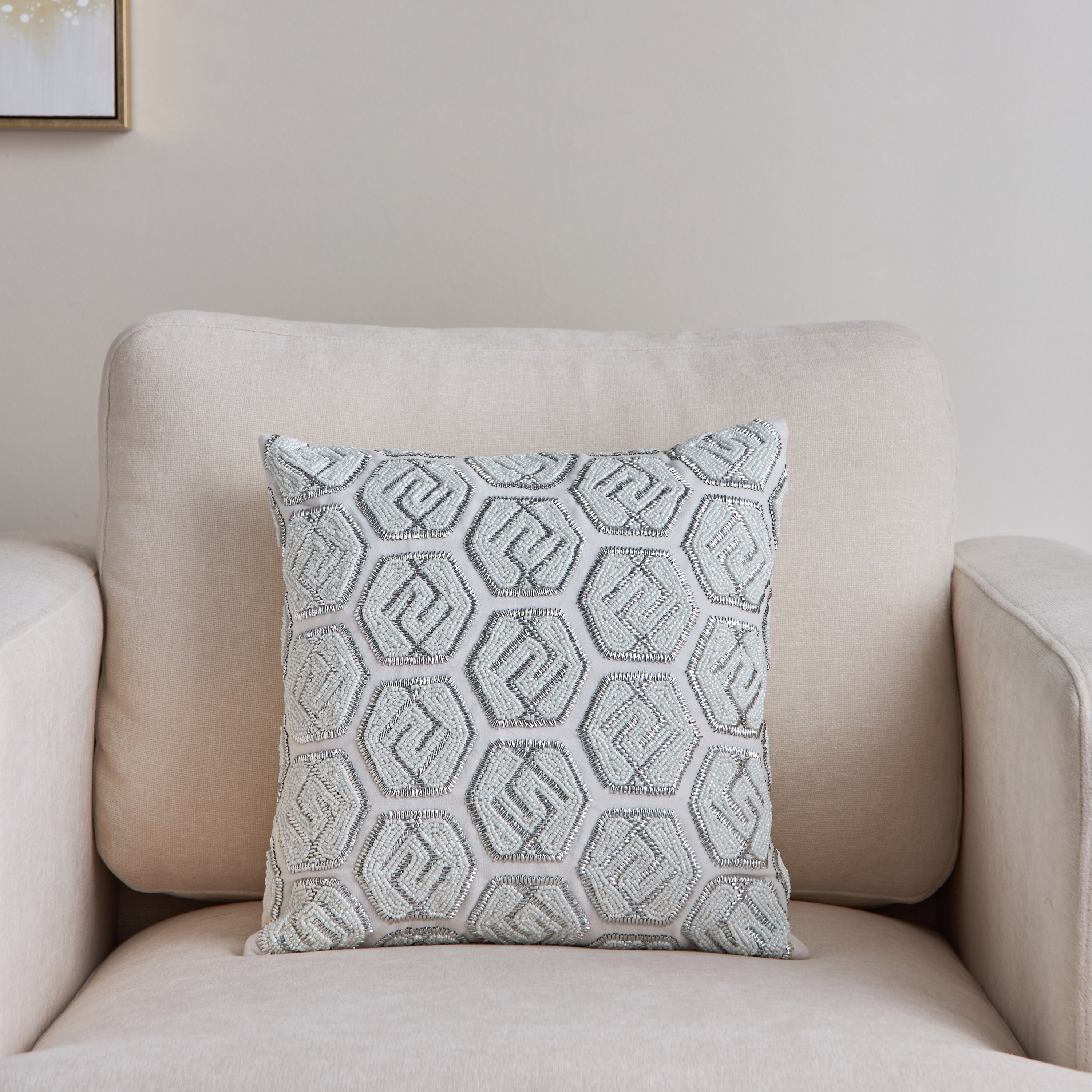 وسادة محشوّة مزينة بالخرز من جليتز - 40x40 سم-hbxhomeware-hbxbedroom-image-1