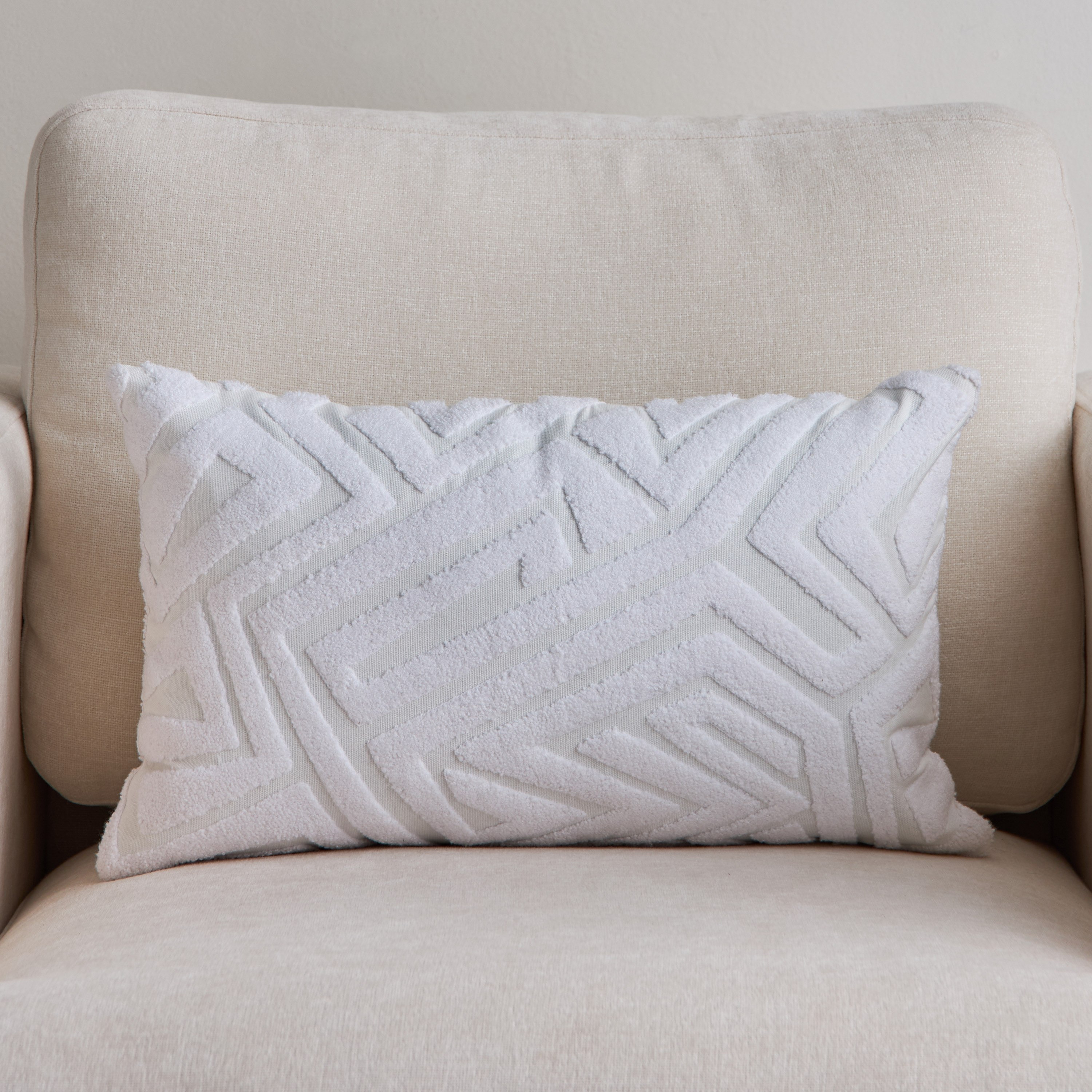 وسادة محشوة آري من وايت هافن - 30x50 سم-hbxhomeware-hbxbedroom-image-1