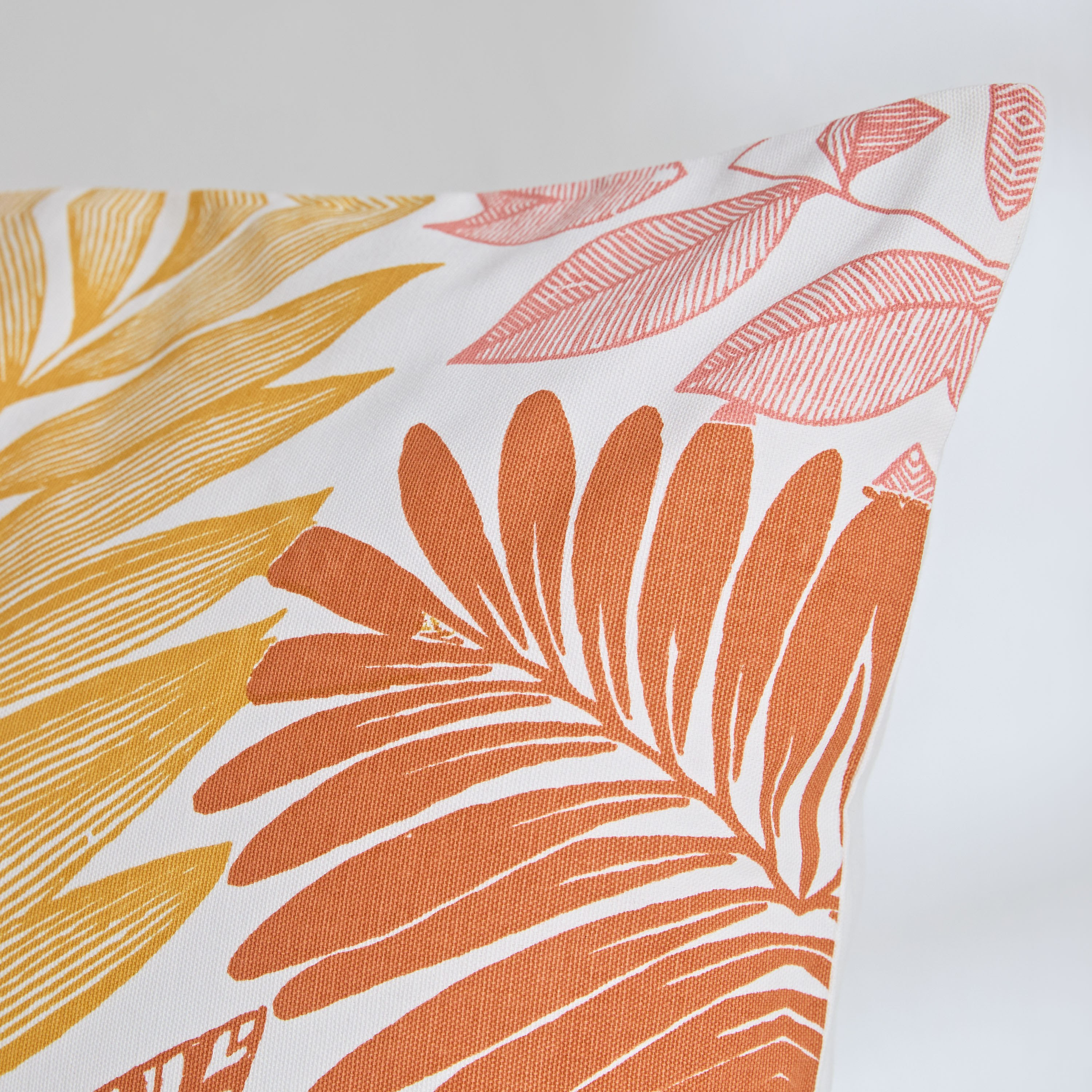 غطاء وسادة بطبعات آميليا من نوفا - 50x50 سم-hbxhomeware-cushionsandcovers-cushioncovers-image-2
