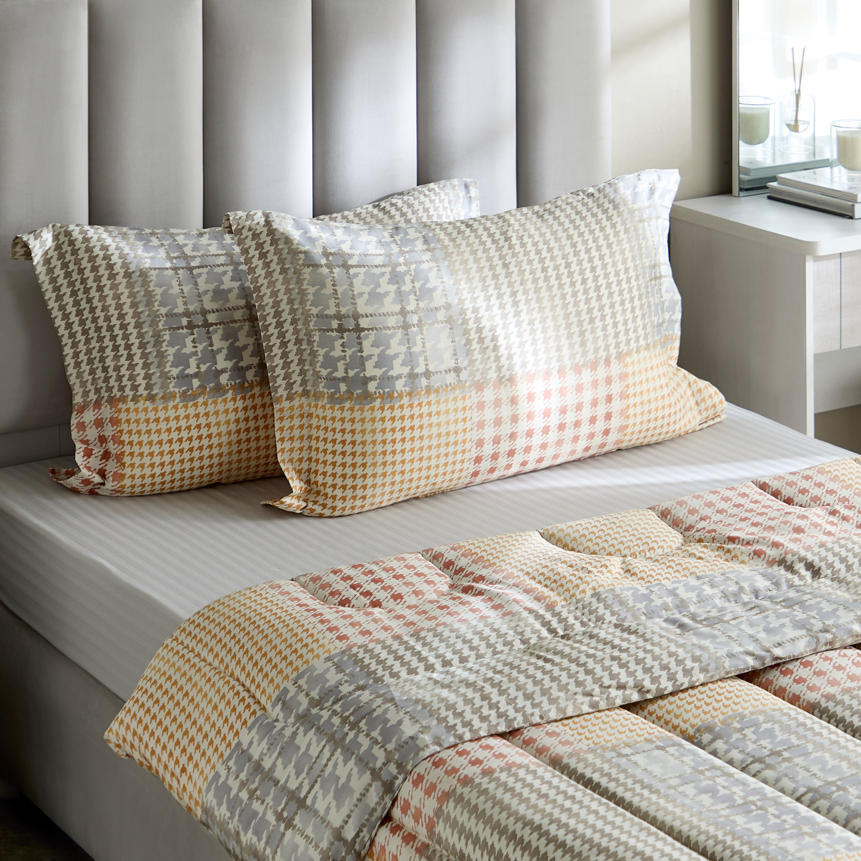 Houston Veilth 3-Piece Printed Cotton Twin Comforter Set - 160x220 cm-hbxhomeware-hbxbedroom-image-1
