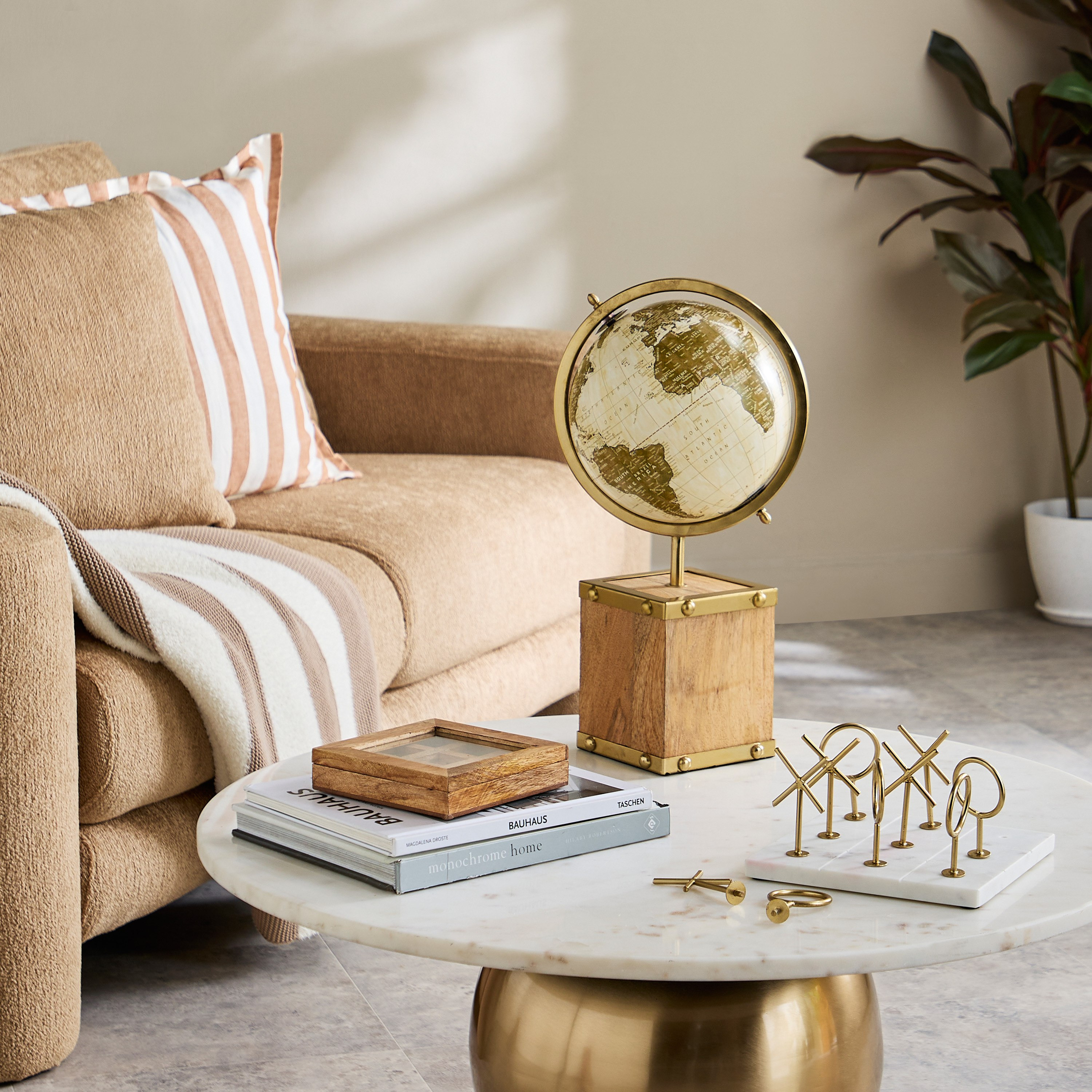 Odin Decorative Globe with Wooden Base - 20x20x38 cm-hbxhomeware-homedecor-figurinesandornaments-image-3