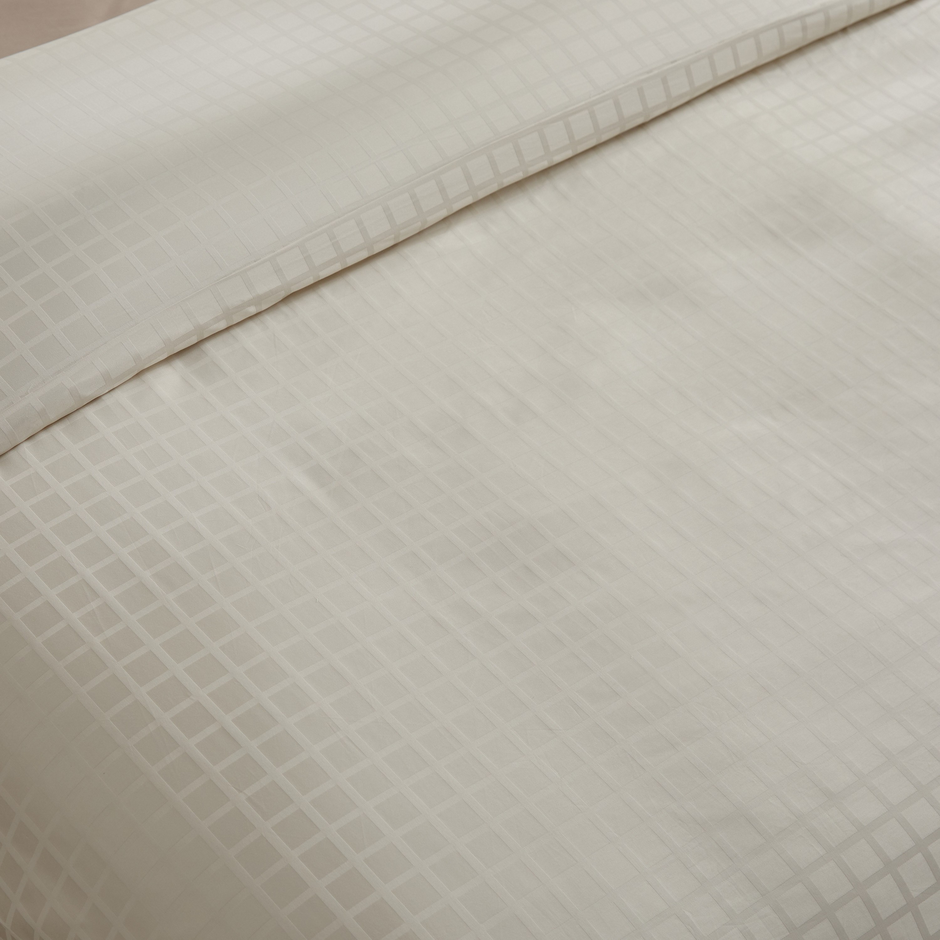 Opulent Luxe 400 Thread Count 3-Piece Cotton Solid Dobby Queen King Duvet Cover Set - 220x220 cm-hbxhomeware-hbxbedroom-image-6