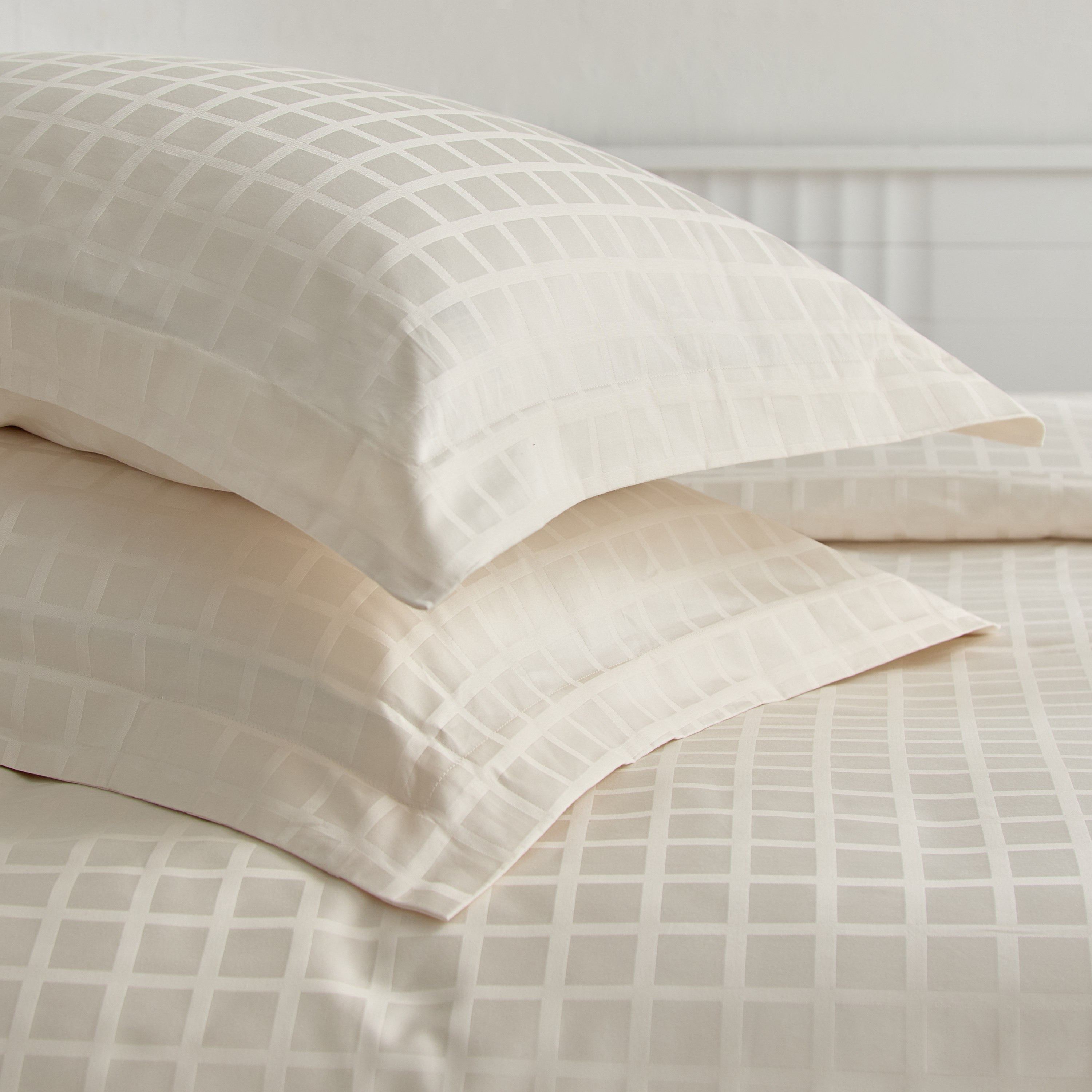 Opulent Luxe 400 Thread Count 3-Piece Cotton Solid Dobby Queen King Duvet Cover Set - 220x220 cm-hbxhomeware-hbxbedroom-image-8
