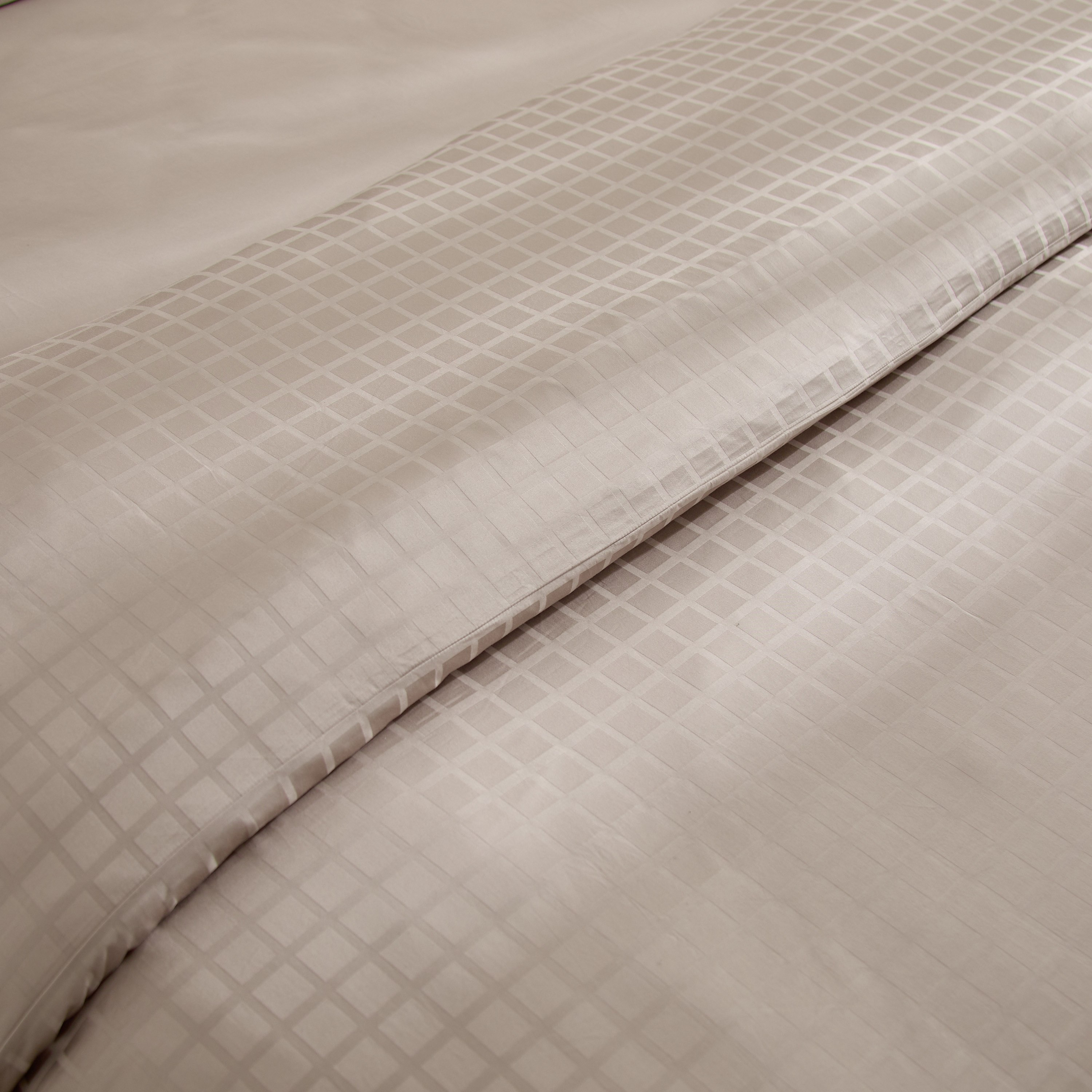 Opulent Luxe 400 Thread Count 3-Piece Cotton Solid Dobby Super King Duvet Cover Set - 220x240 cm-hbxhomeware-hbxbedroom-image-5