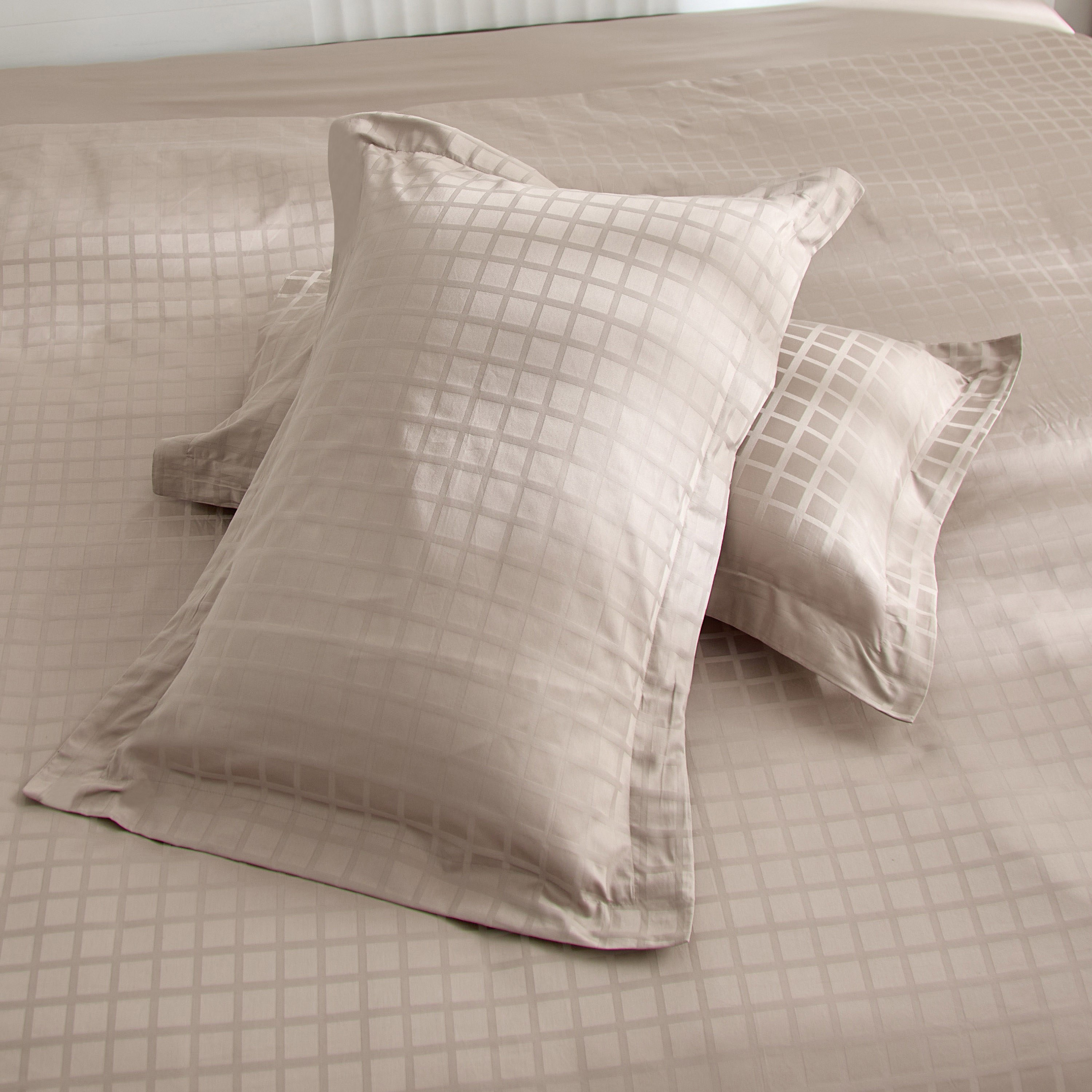 Opulent Luxe 400 Thread Count 3-Piece Cotton Solid Dobby Super King Duvet Cover Set - 220x240 cm-hbxhomeware-hbxbedroom-image-7