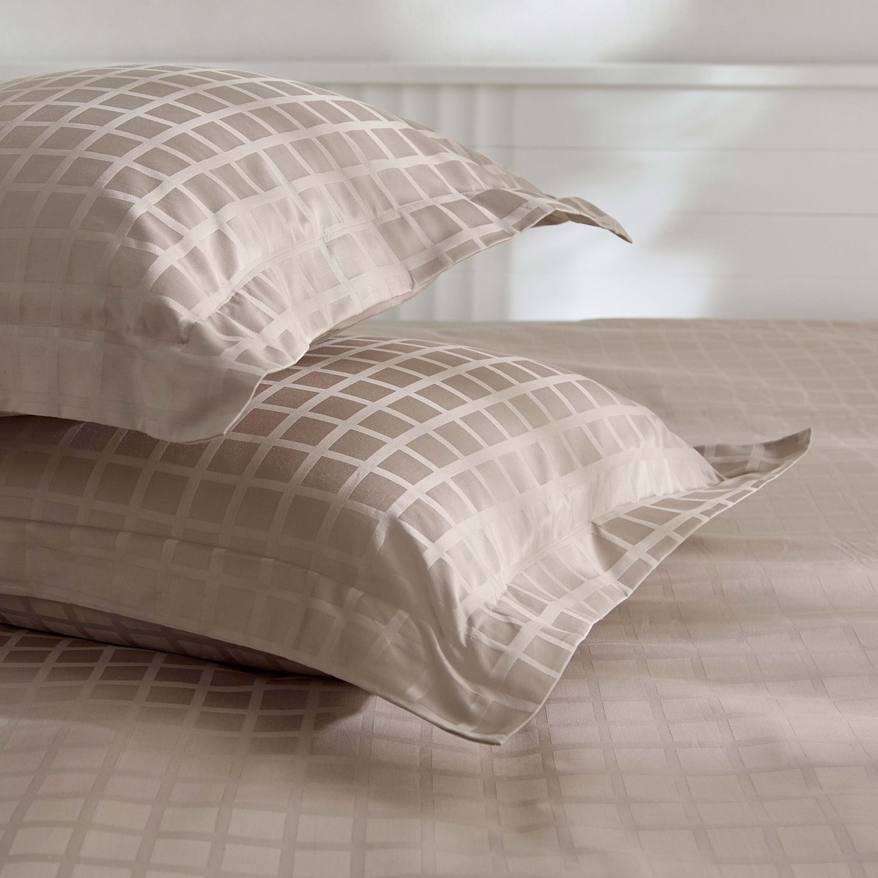 Opulent Luxe 400 Thread Count 3-Piece Cotton Solid Dobby Super King Duvet Cover Set - 220x240 cm-hbxhomeware-hbxbedroom-image-8