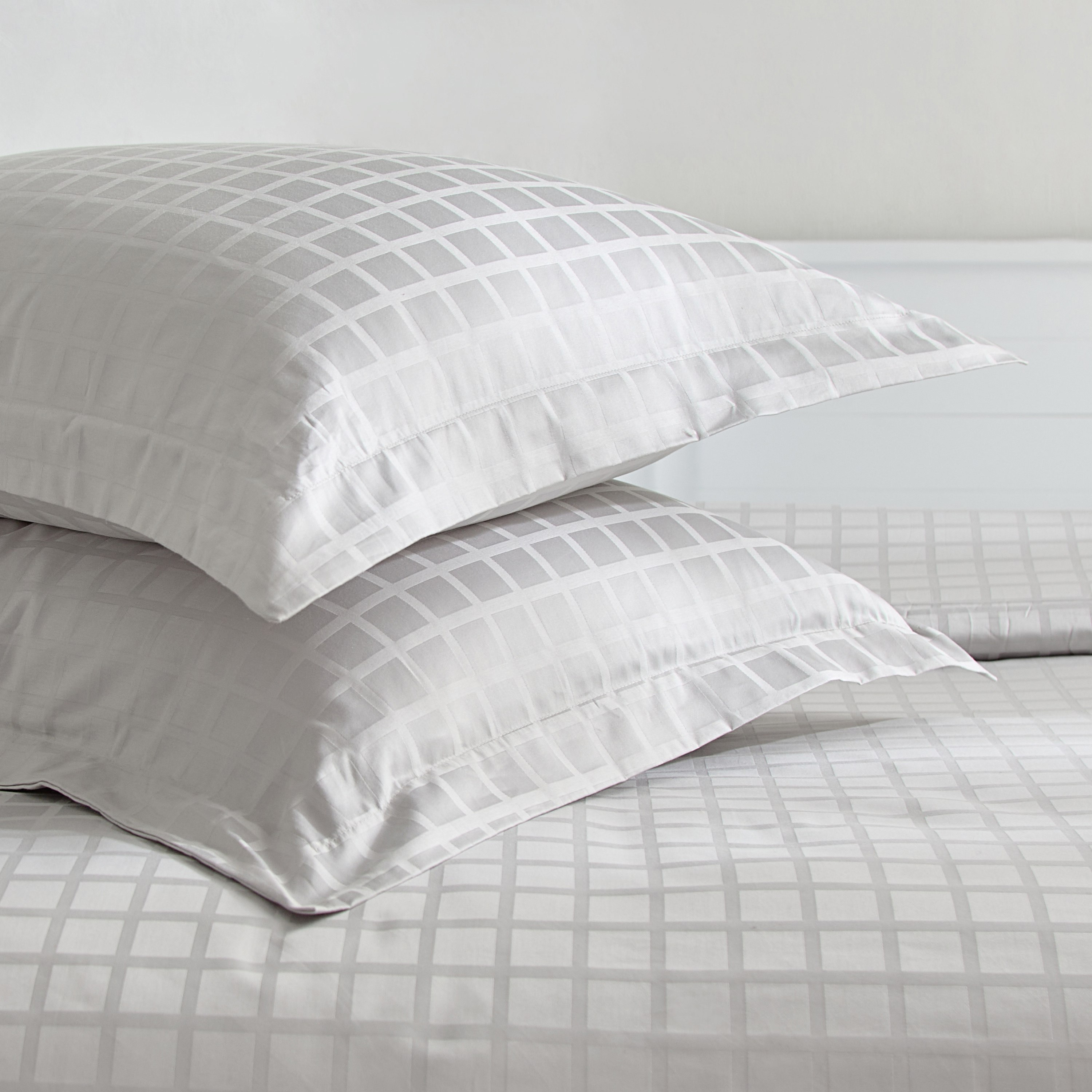Opulent Luxe 400 Thread Count 3-Piece Cotton Solid Dobby Queen King Duvet Cover Set - 220x220 cm-hbxhomeware-hbxbedroom-image-8