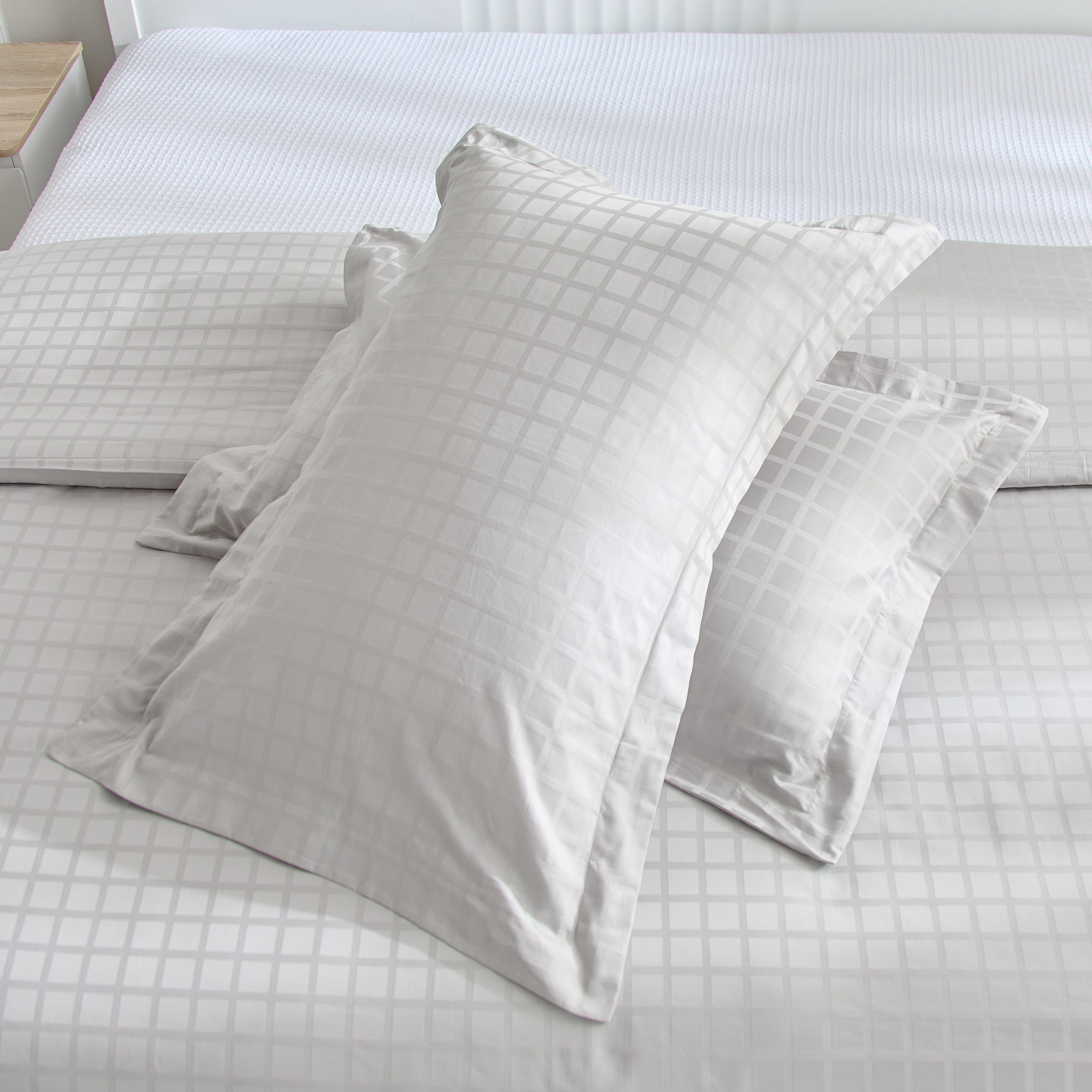 Opulent Luxe 400 Thread Count 3-Piece Cotton Solid Dobby Super King Duvet Cover Set - 220x240 cm-hbxhomeware-hbxbedroom-image-7