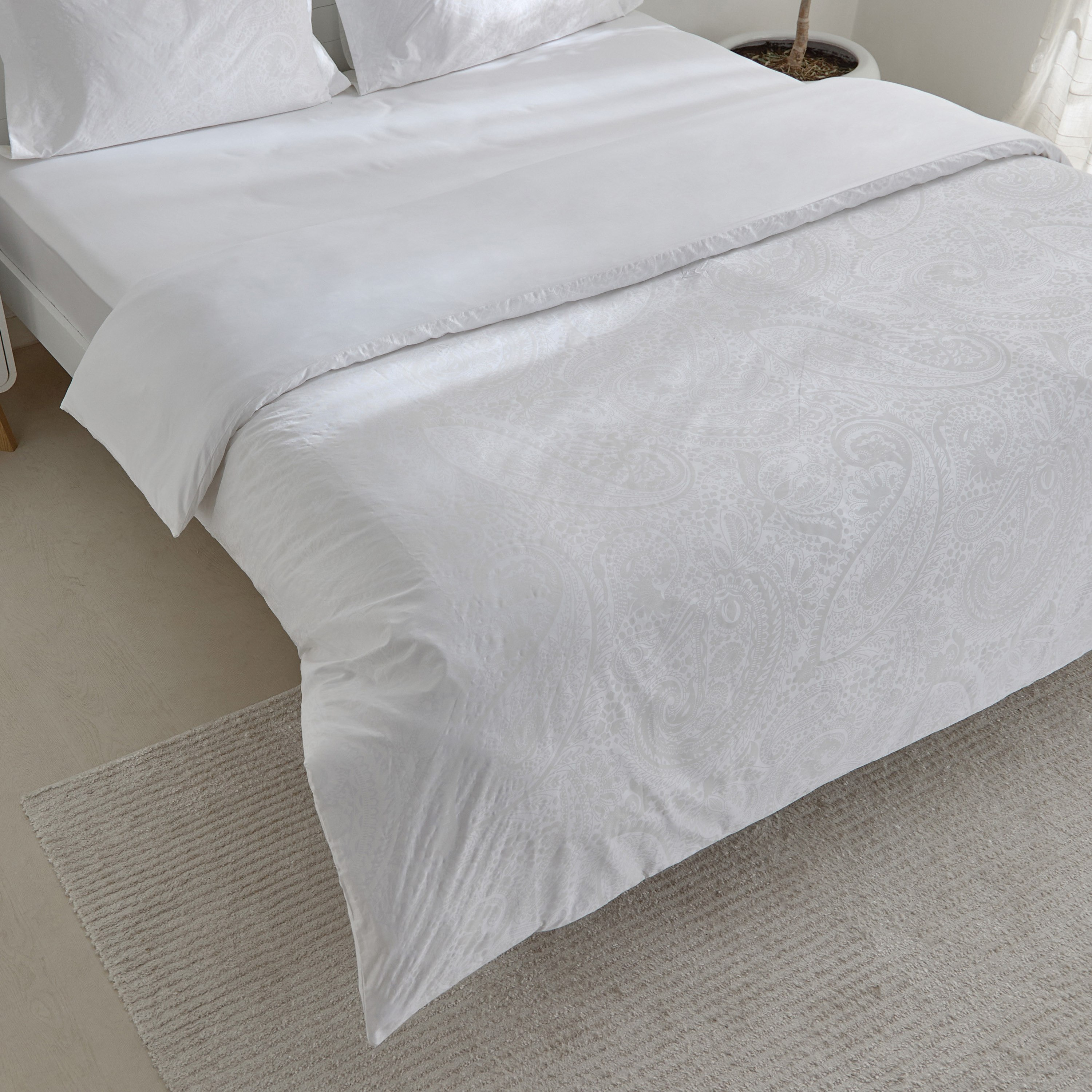 Opulent Luxe 400 Thread Count 3-Piece Cotton Jacquard Khadi Queen King Duvet Cover Set - 220x220 cm-hbxhomeware-hbxbedroom-image-5
