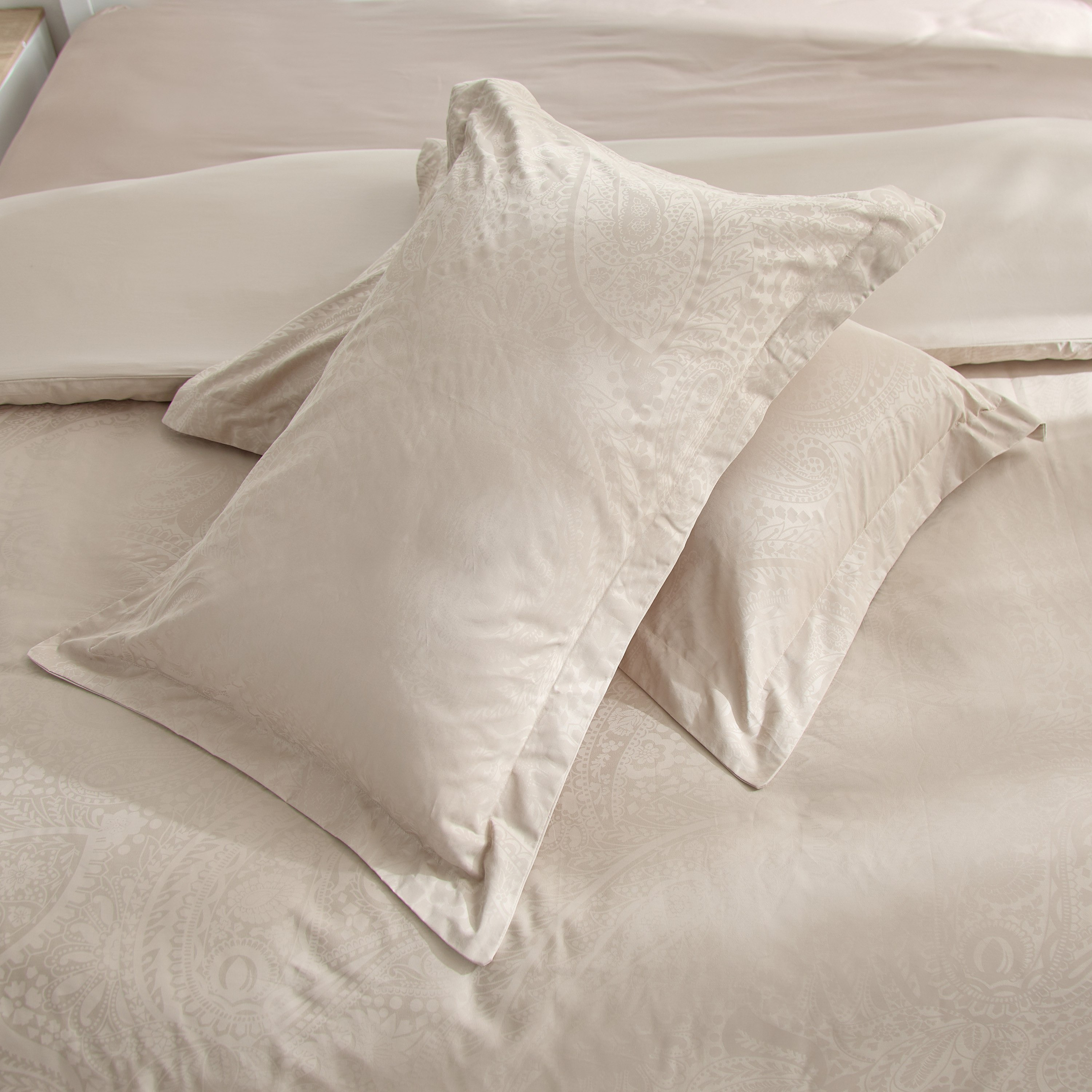 Opulent Luxe 400 Thread Count 3-Piece Cotton Jacquard Khadi Super King Duvet Cover Set - 220x240 cm-hbxhomeware-hbxbedroom-image-6