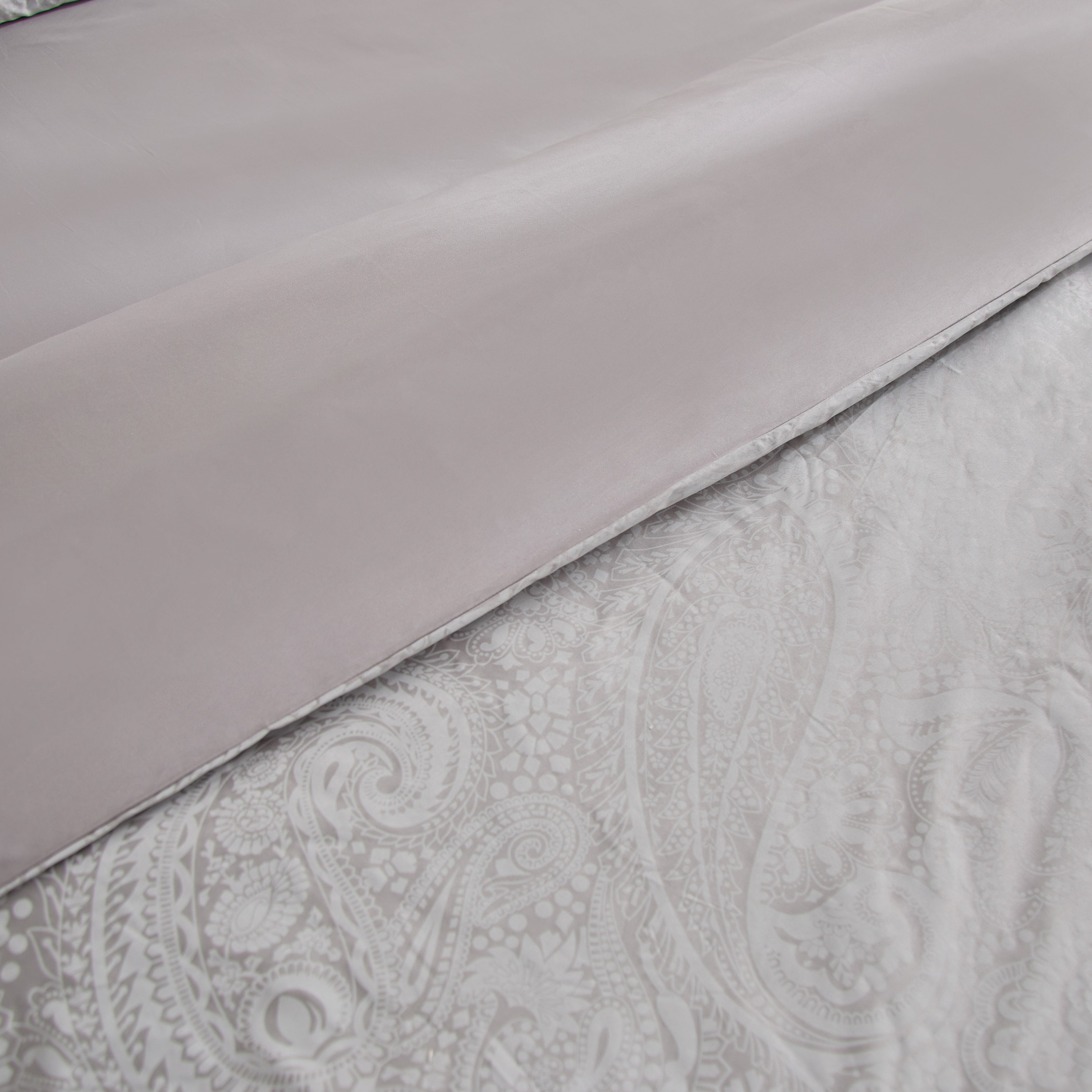 Opulent Luxe 400 Thread Count 3-Piece Jacquard Khadi Print Queen King Duvet Cover Set - 220x220 cm-hbxhomeware-hbxbedroom-image-5