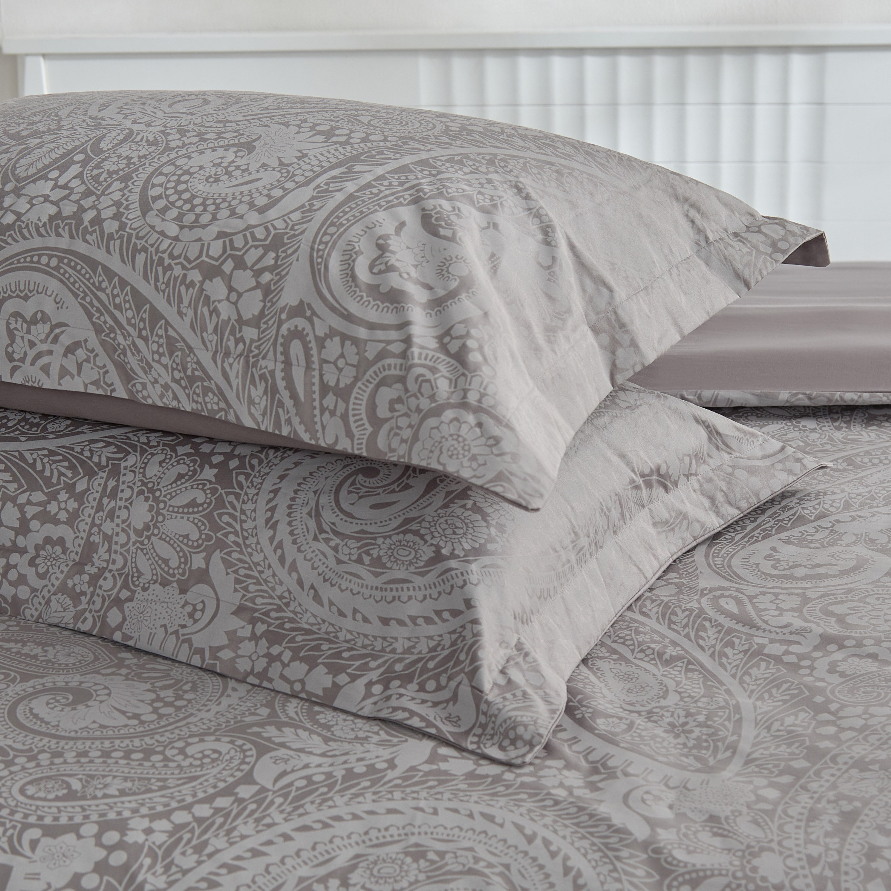 Opulent Luxe 400 Thread Count 3-Piece Jacquard Khadi Print Queen King Duvet Cover Set - 220x220 cm-hbxhomeware-hbxbedroom-image-8