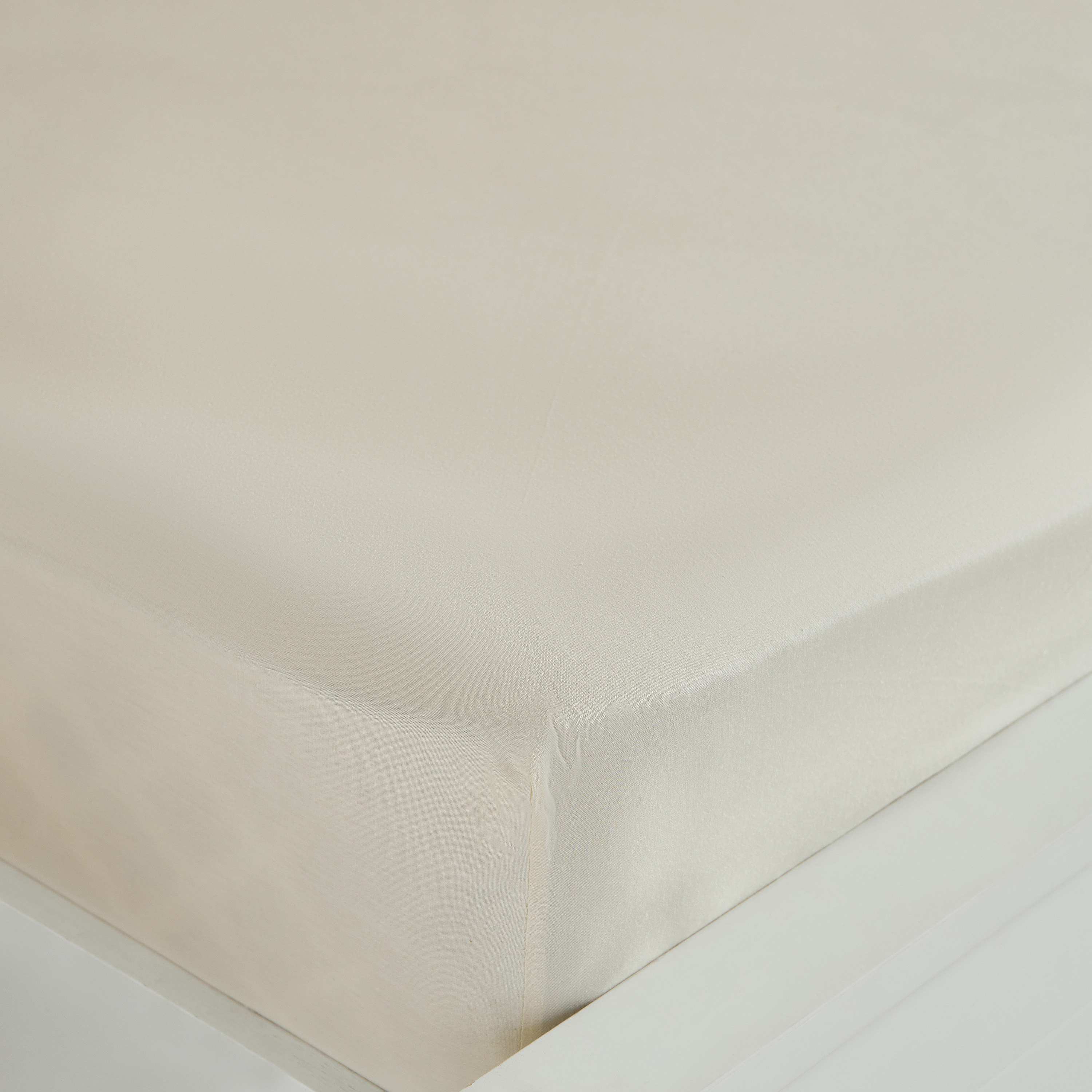 شرشف مطاطي قطن كينج سادة من إيسينشيال - 180x210+36 سم-hbxhomeware-hbxbedroom-image-6