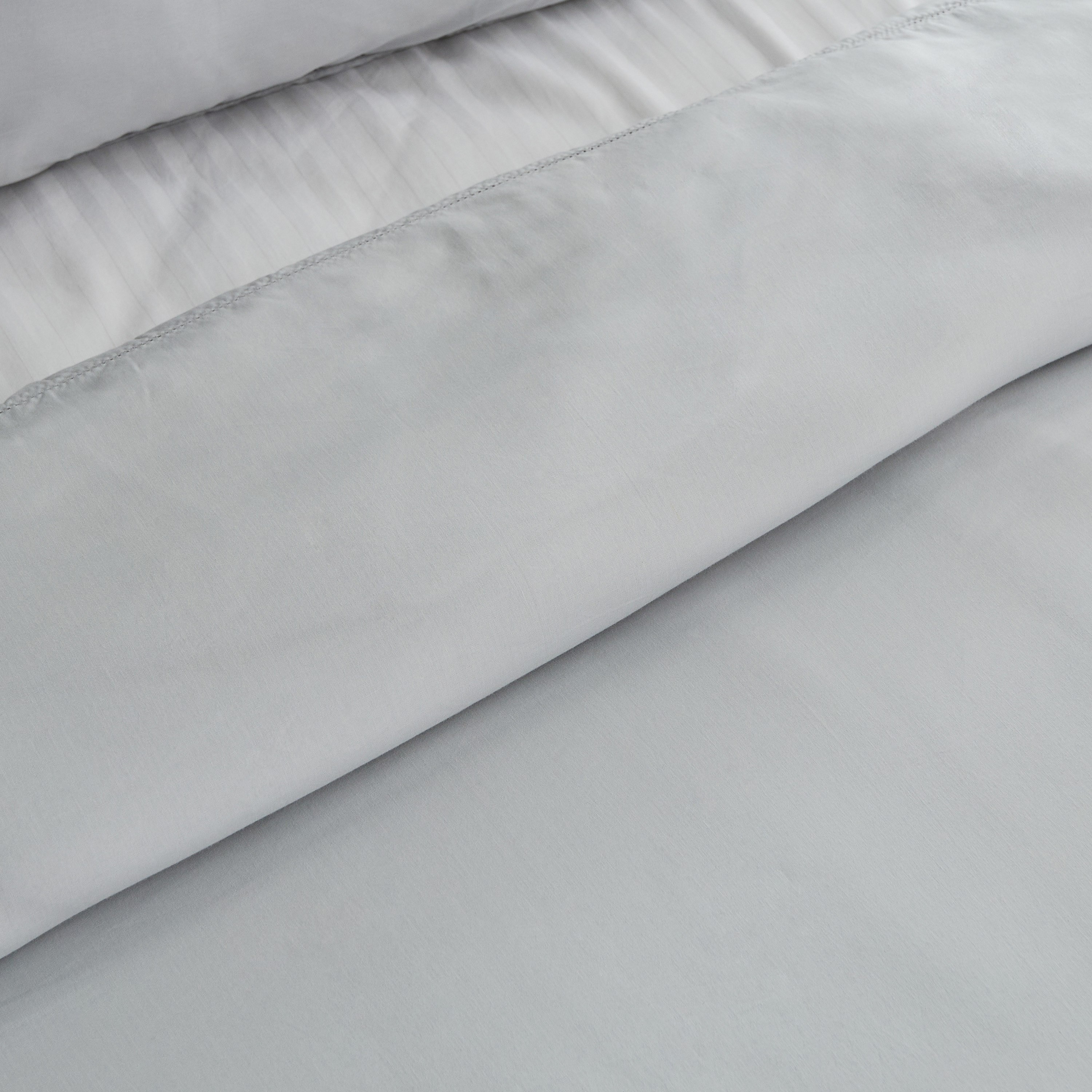 طقم غطاء لحاف فردي قطعتين  من إسينشال- 135x200 سم-hbxhomeware-hbxbedroom-image-4
