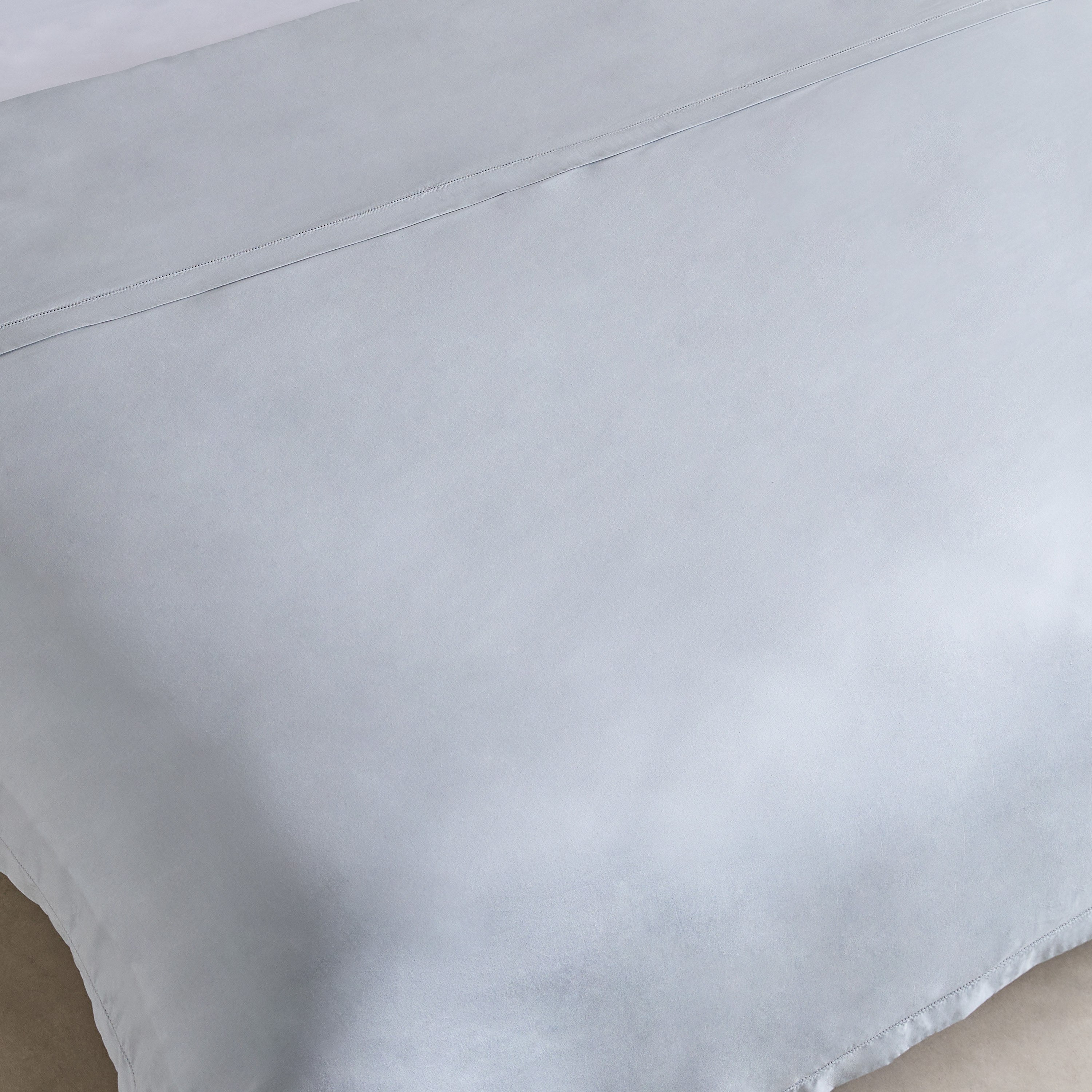 Essential 3-Piece Super King Duvet Cover Set - 240x220 cm-hbxhomeware-hbxbedroom-image-4