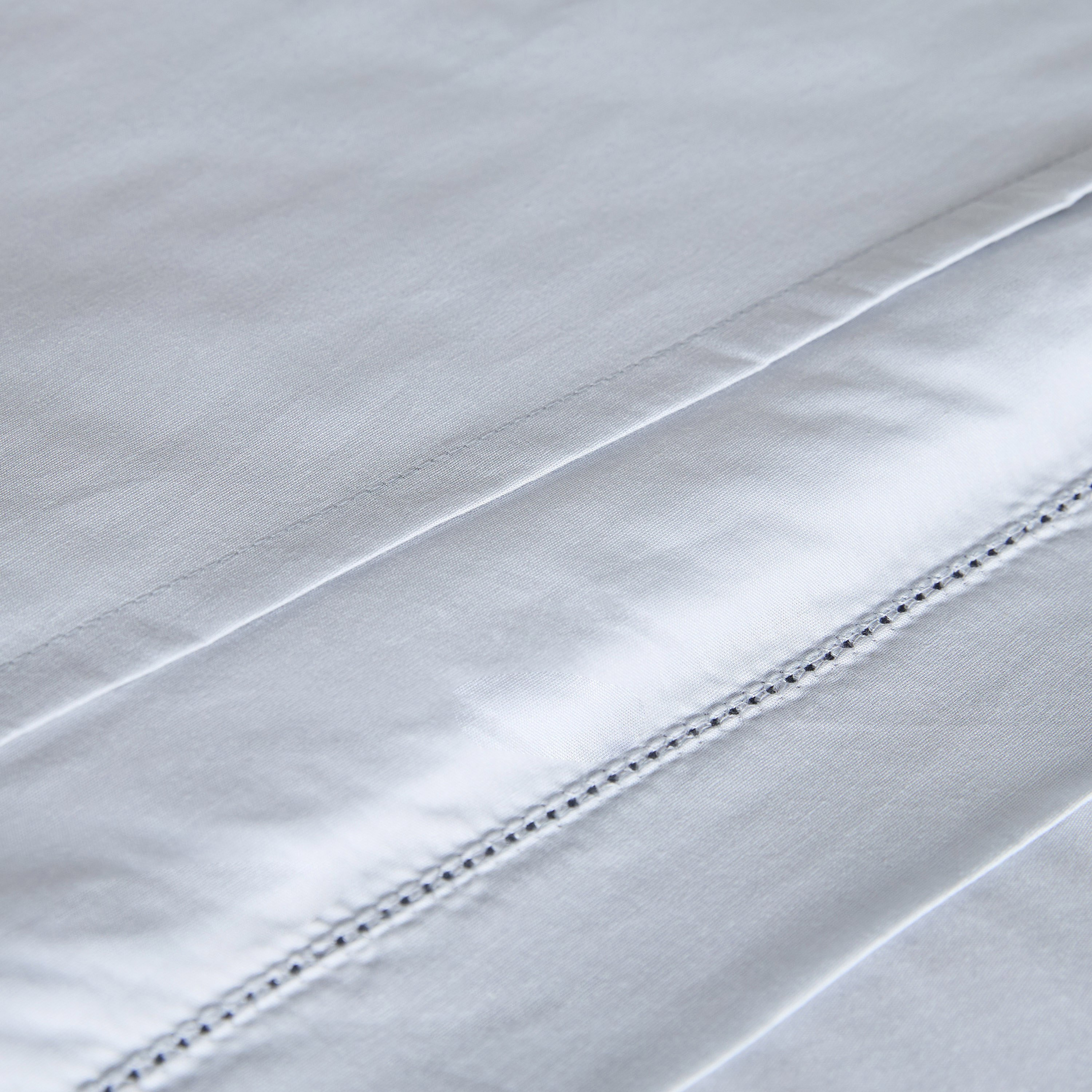Essential 3-Piece Super King Duvet Cover Set - 240x220 cm-hbxhomeware-hbxbedroom-image-8