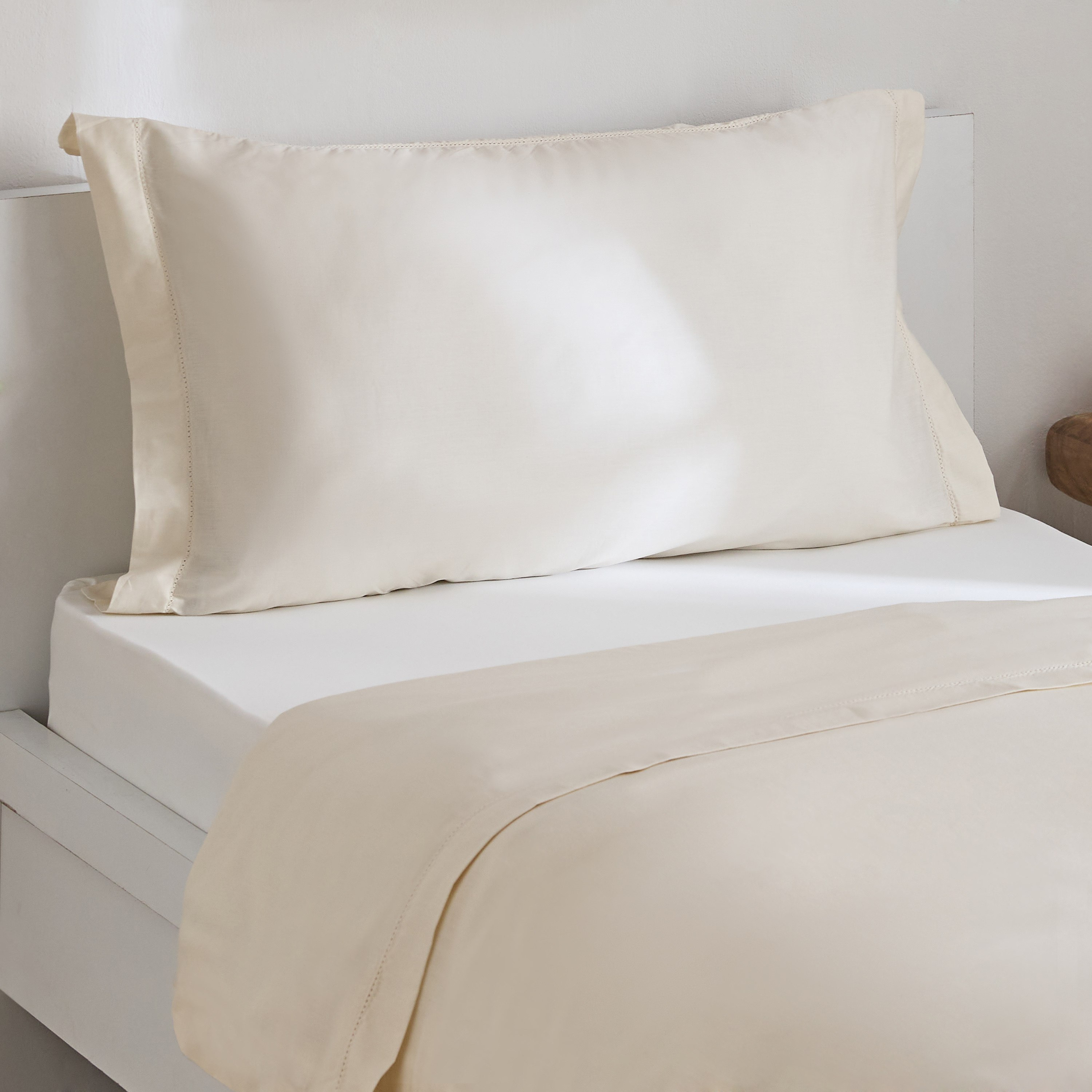 طقم غطاء لحاف فردي قطعتين - إسنشيال - 135x200 سم-hbxhomeware-hbxbedroom-image-1