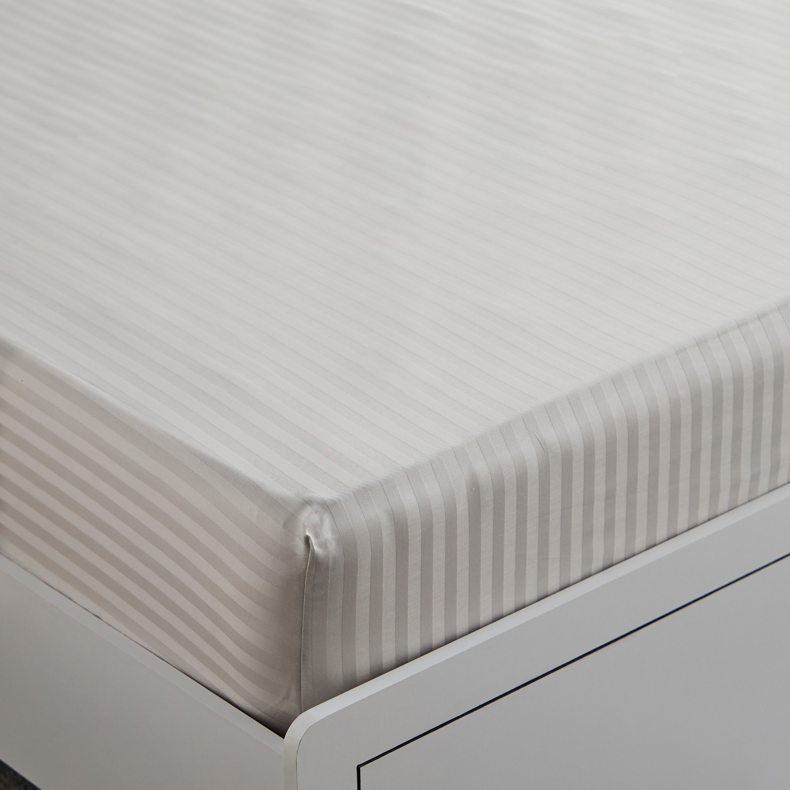 Hamilton Satin Stripe Queen Fitted Sheet - 150x200+36 cm-hbxhomeware-hbxbedroom-image-1