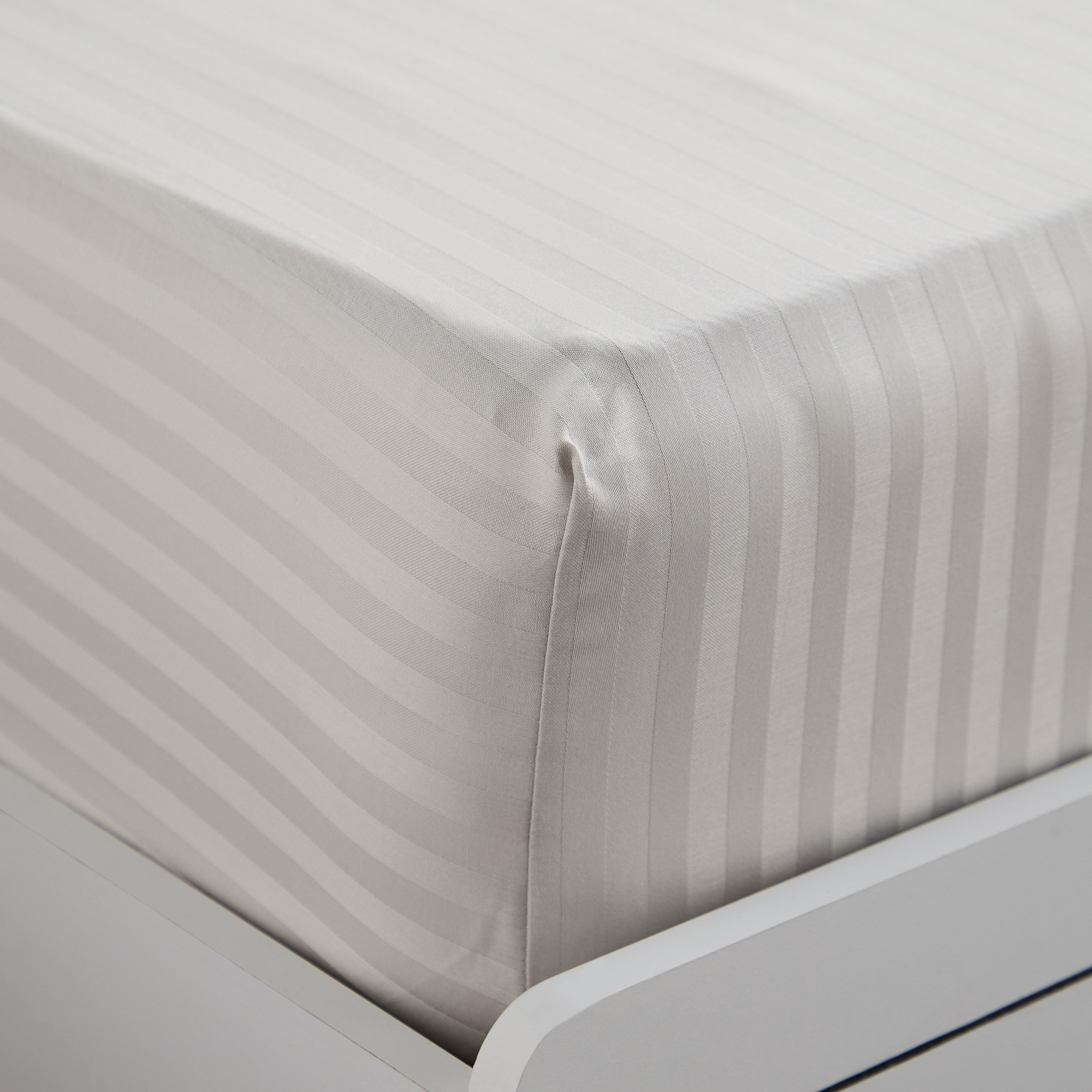 Hamilton Satin Stripe Queen Fitted Sheet - 150x200+36 cm-hbxhomeware-hbxbedroom-image-4