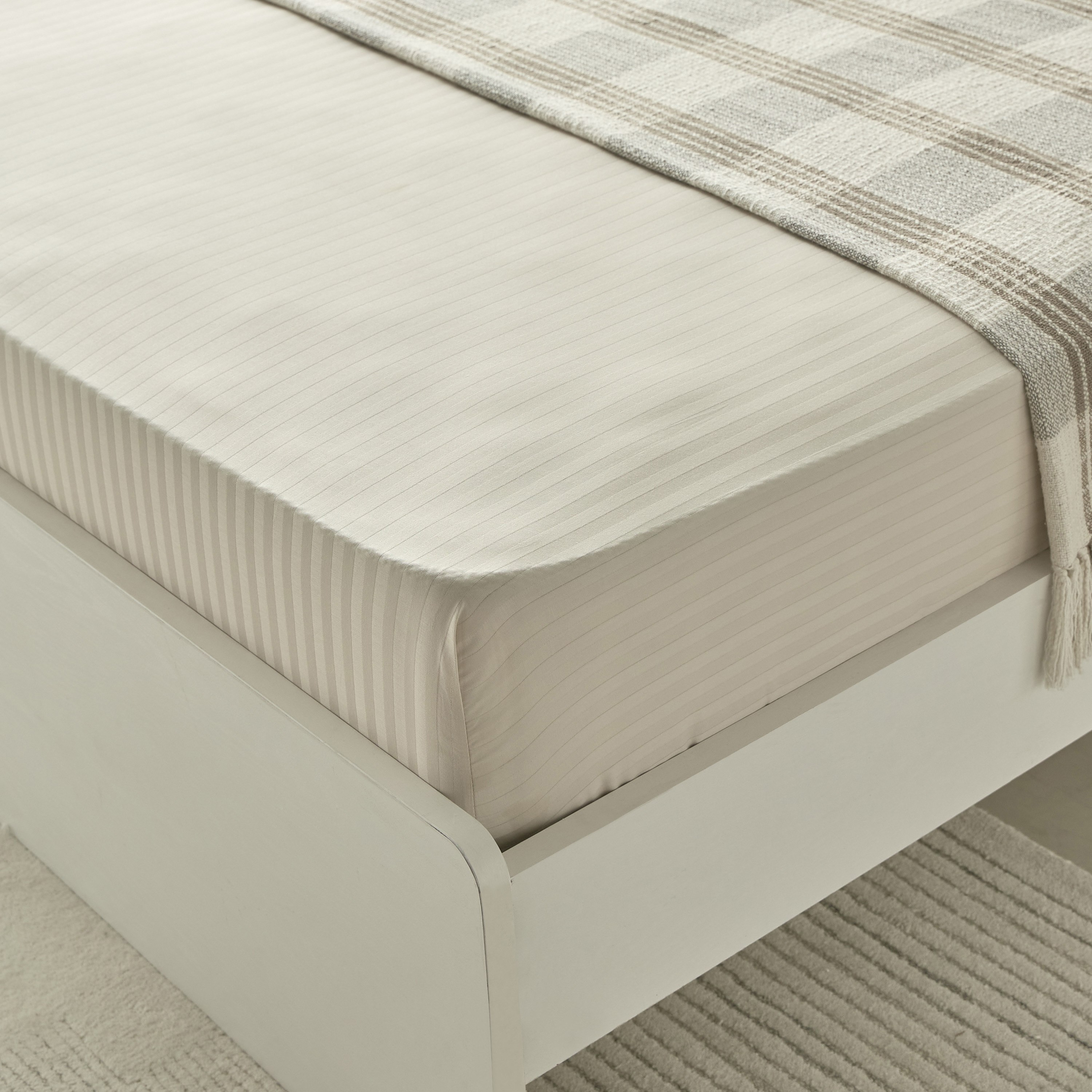 Hamilton Satin Stripe Queen Fitted Sheet - 150x200+36 cm-hbxhomeware-hbxbedroom-image-1
