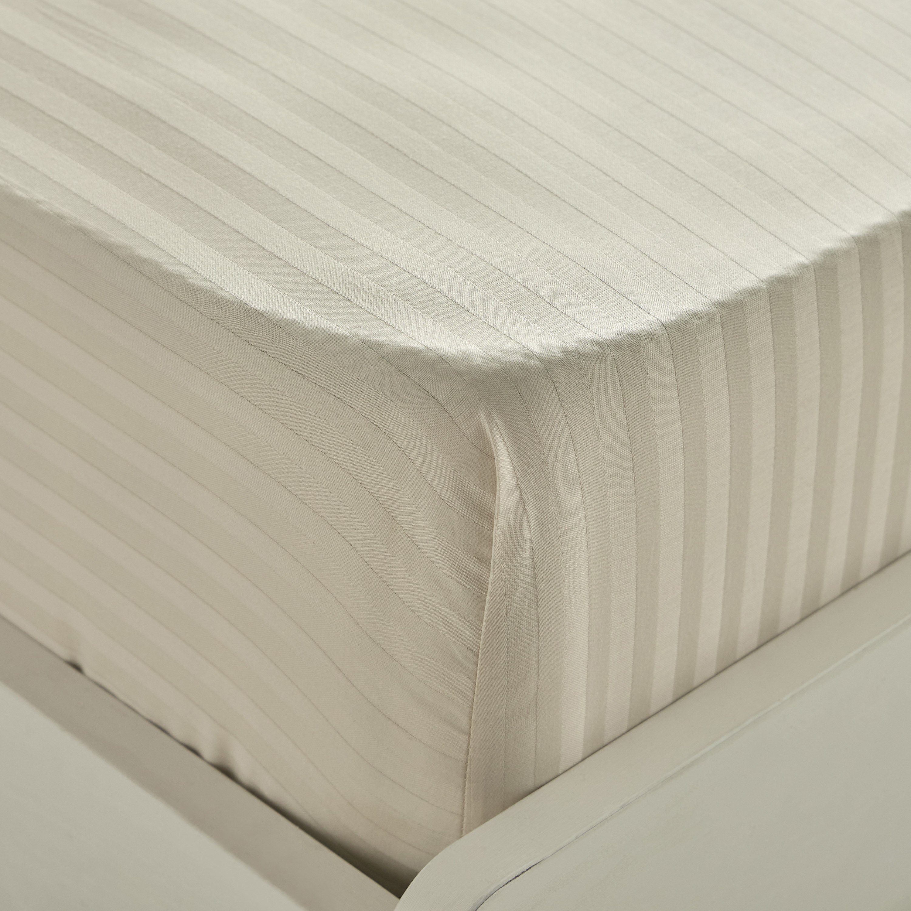 Hamilton Satin Stripe Queen Fitted Sheet - 150x200+36 cm-hbxhomeware-hbxbedroom-image-5