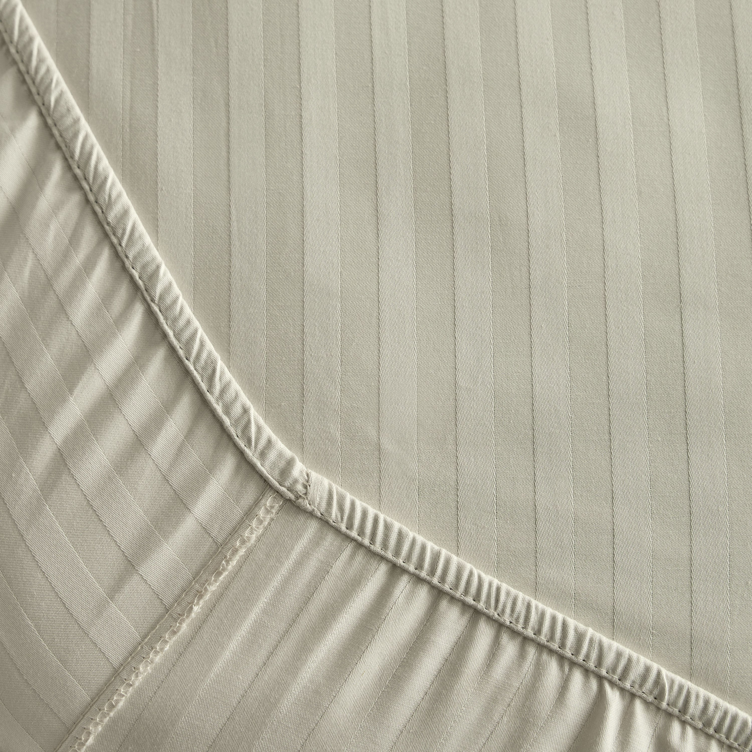 Hamilton Satin Stripe Queen Fitted Sheet - 150x200+36 cm-hbxhomeware-hbxbedroom-image-7