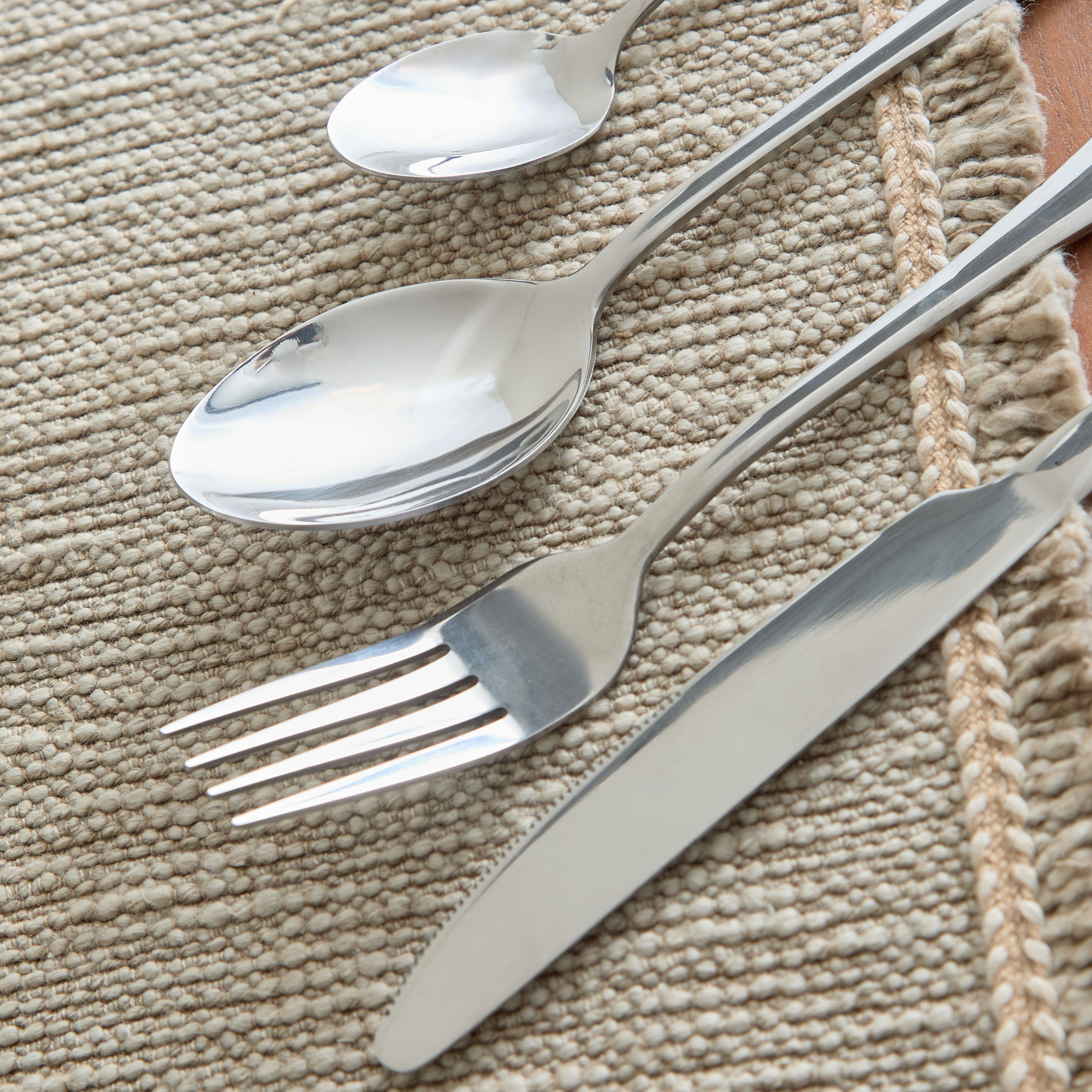 Hampton 24-Piece Dinnerware Set with Stand-PROMO_HB_AE_B1G1_250925-image-3