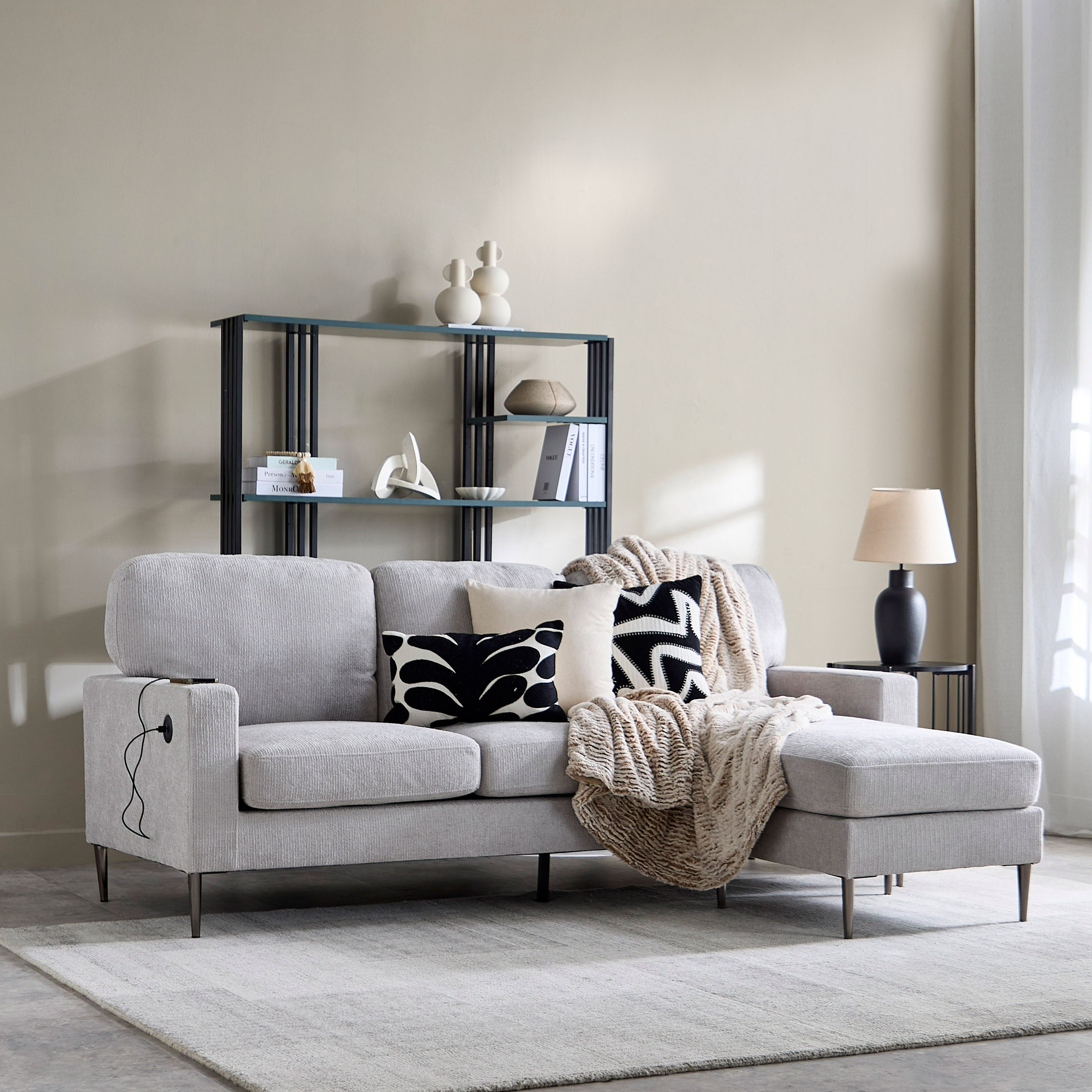 كنبة قماش ركنية قابلة للعكس 3 مقاعد مع يو إس بي من آريا إن إكس تي-hbxlivingroom-sofasandarmchairs-cornersofas-image-14