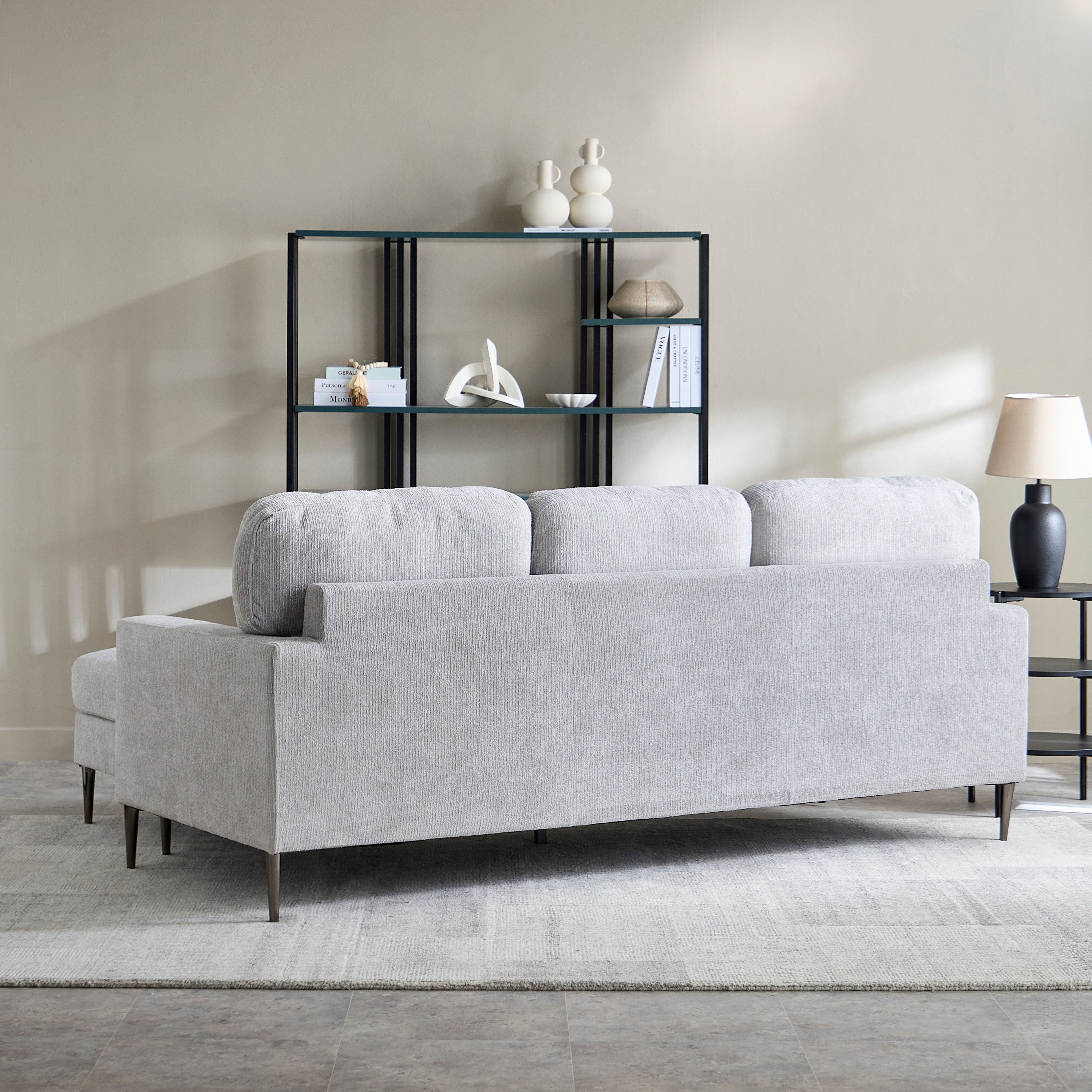 كنبة قماش ركنية قابلة للعكس 3 مقاعد مع يو إس بي من آريا إن إكس تي-hbxlivingroom-sofasandarmchairs-cornersofas-image-9