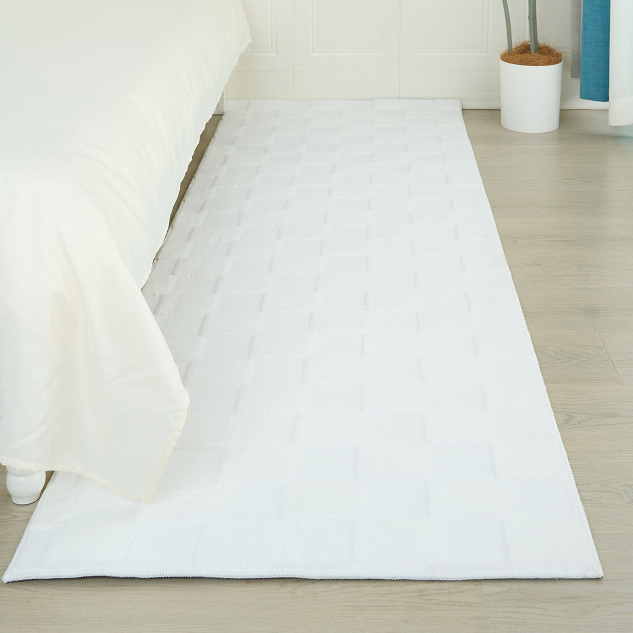سجادة فرو أرنب جاكار إيلا من زارا - 75x230 سم-hbxdecorandfurnishings-floorcoverings-rugs-image-1