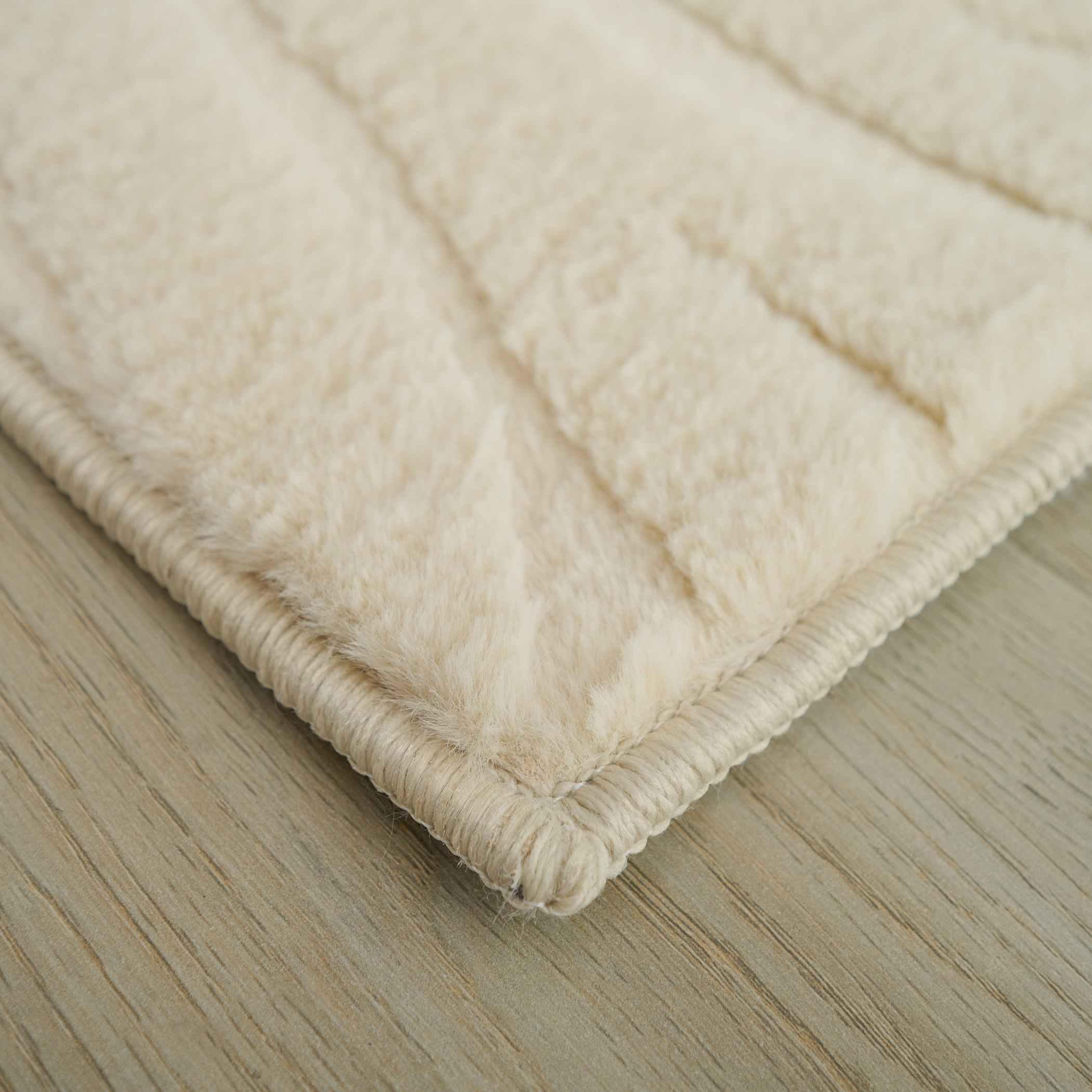 سجادة جاكار فرو أرنب ريزا من زارا - 150x220 سم-hbxdecorandfurnishings-floorcoverings-rugs-image-3