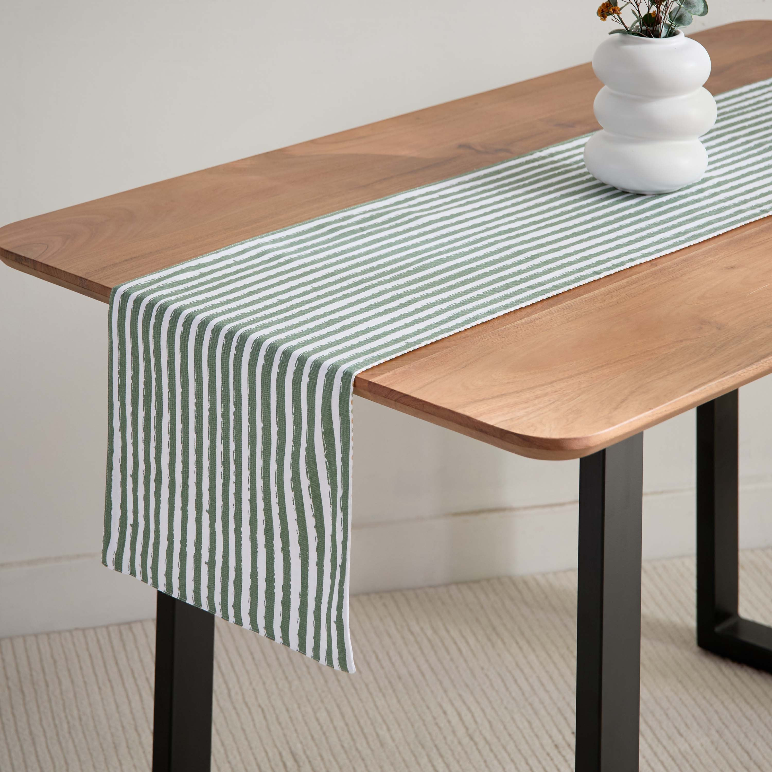مفرش طاولة يستخدم على الوجهين كولينا من بايتون - 33x180 سم-hbxdecorandfurnishings-homefurnishings-tablelinens-image-1