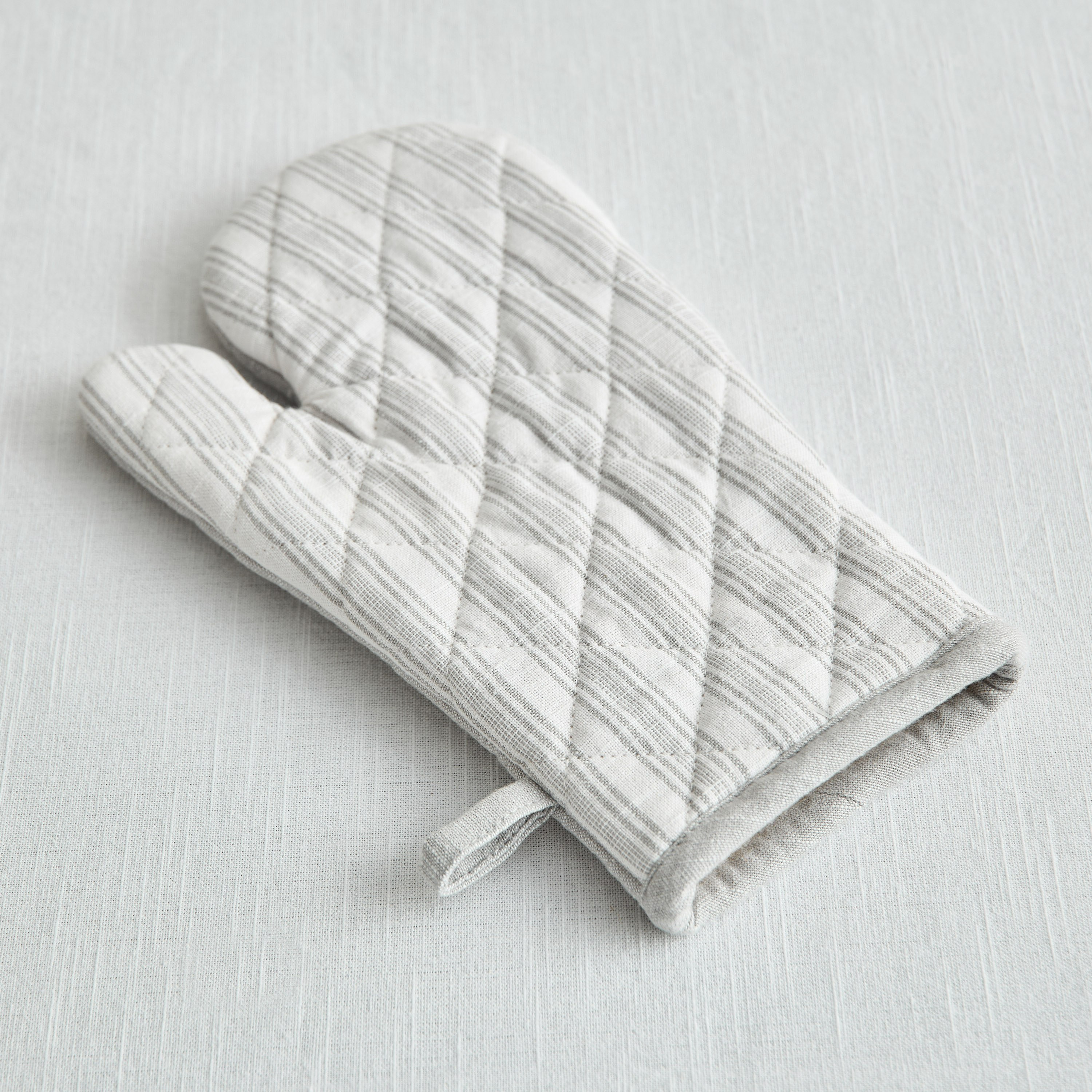 قفاز فرن ميز من هارلي - 17x33 سم-hbxhomeware-kitchenware-kitchenlinens-image-1