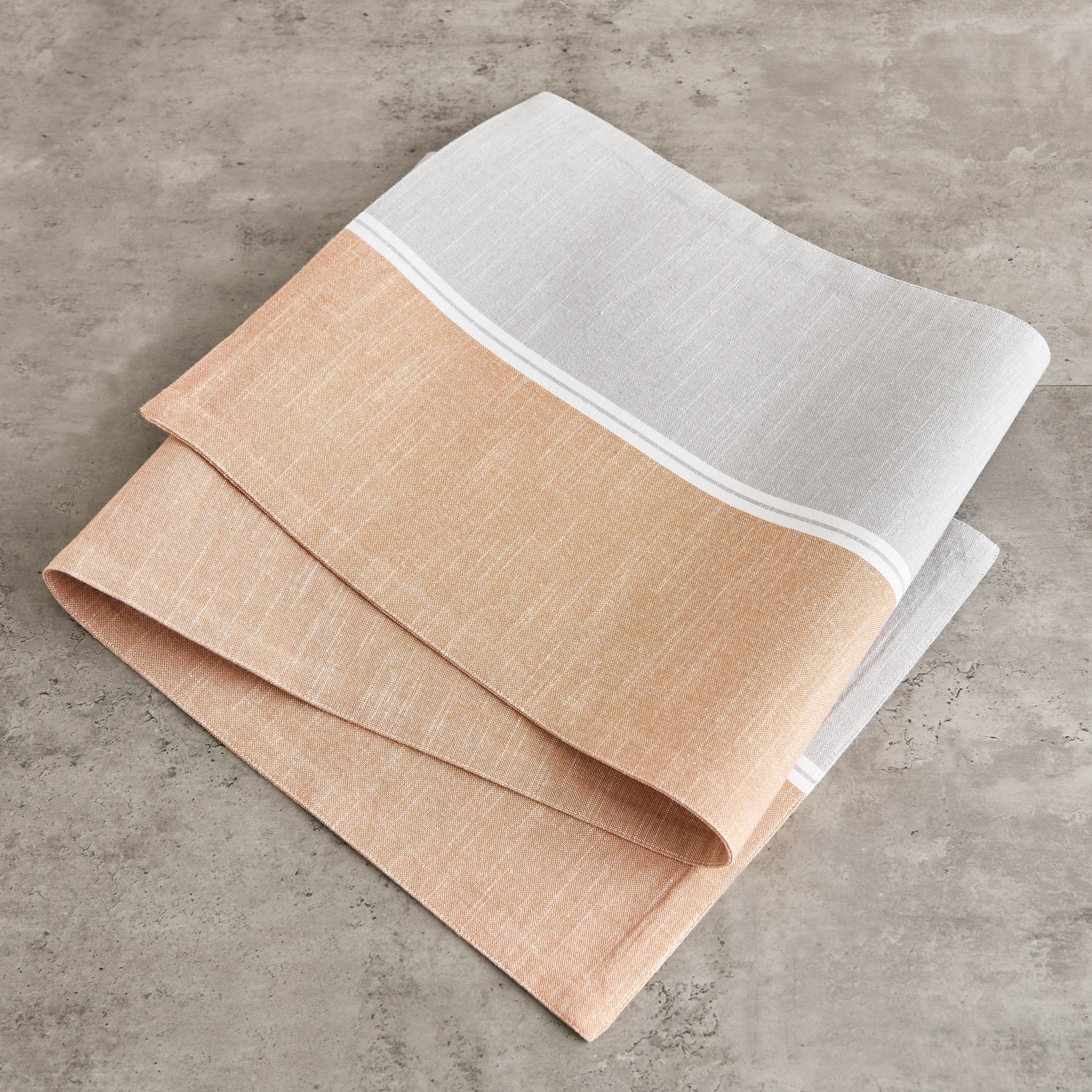 مفرش طاولة مضلع ميز من هارلي - 33x120 سم-hbxdecorandfurnishings-homefurnishings-tablelinens-image-2