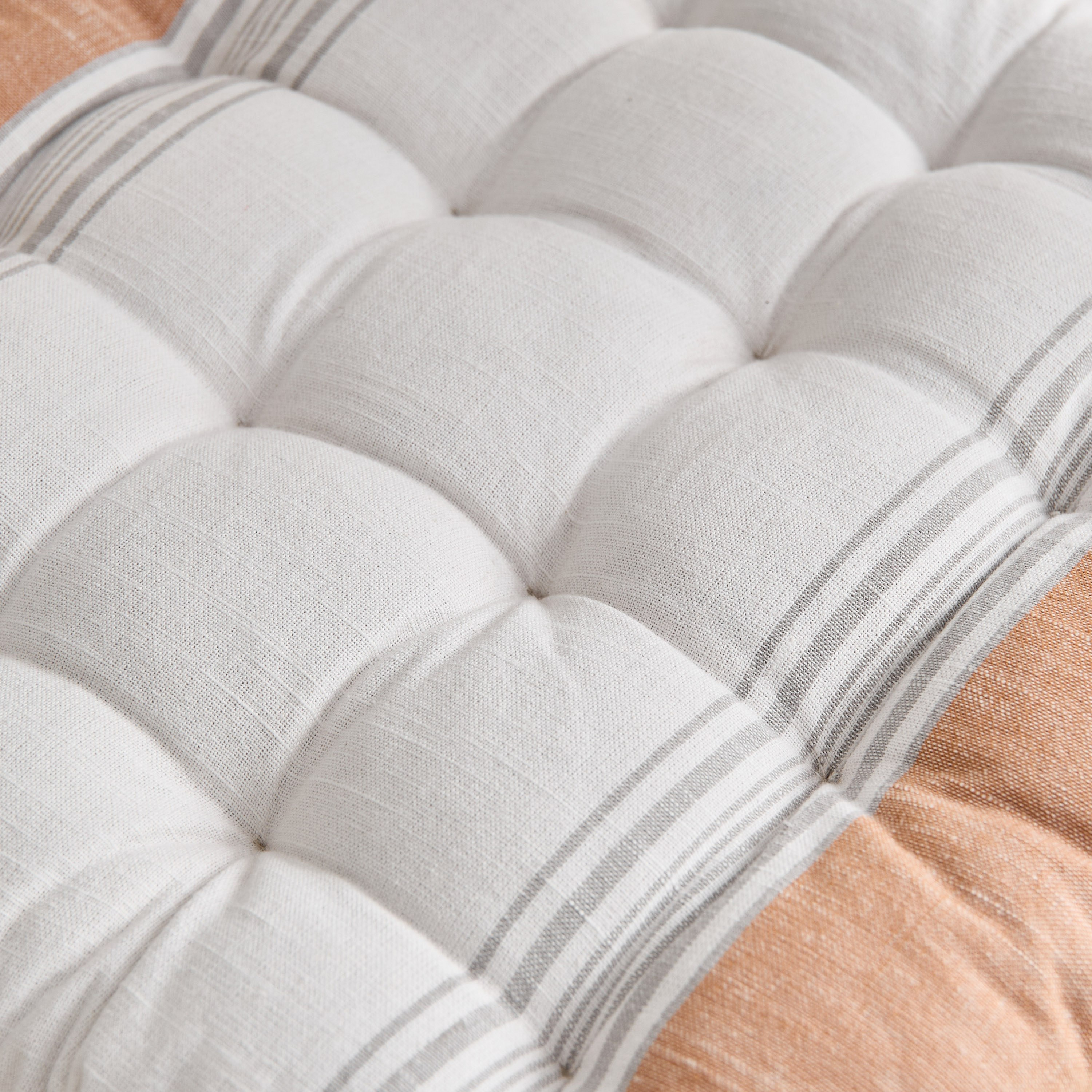 Harley Maze Chair Pad - 40x40 cm-hbxbedroom-bedding-cushionsandcovers-chairpads-image-3