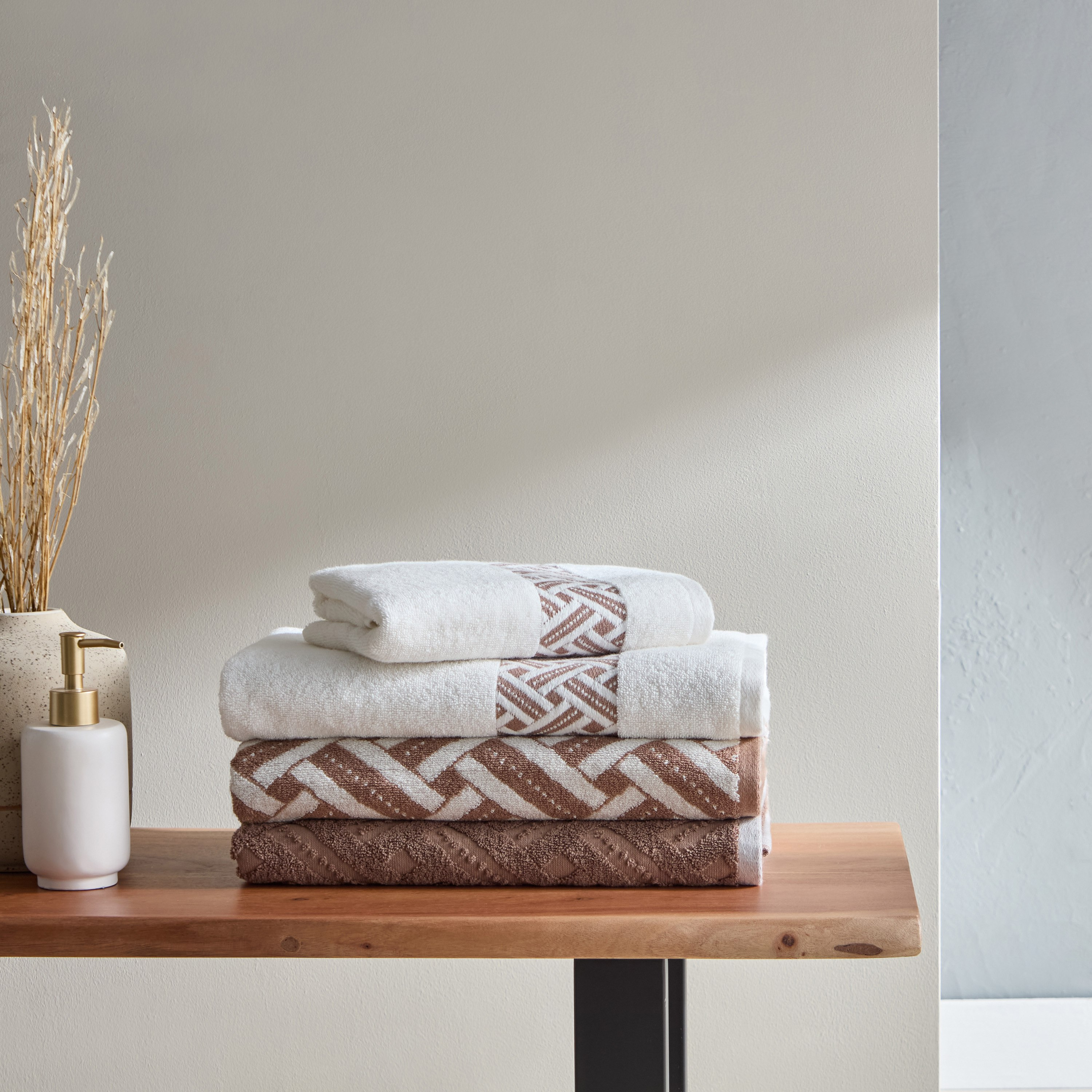 منشفة حمام قطن تركي بنمط جاكار وخيوط مصبوغة من أوبيولنس سيرينيتي - 70×140 سم-hbxbathroom-bathroomtextiles-image-5
