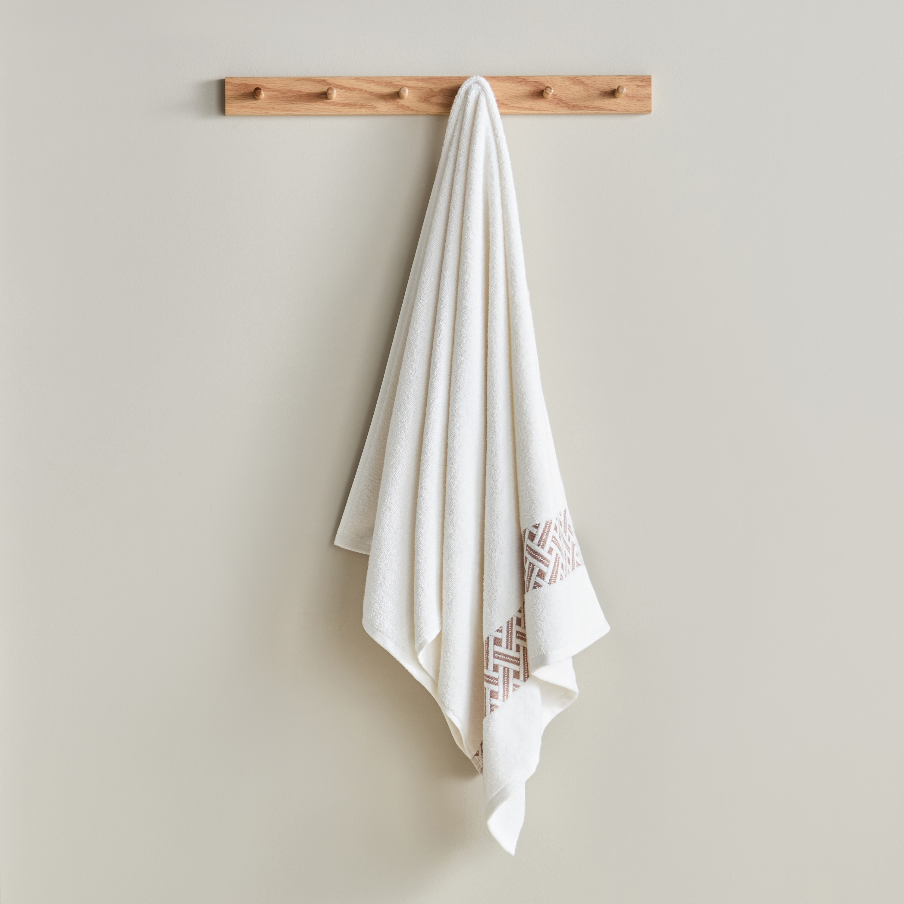 منشفة حمام قطن تركي بحواف جاكار من أوبيولنس سيرينيتي - 70x140 سم-hbxbathroom-bathroomtextiles-image-1
