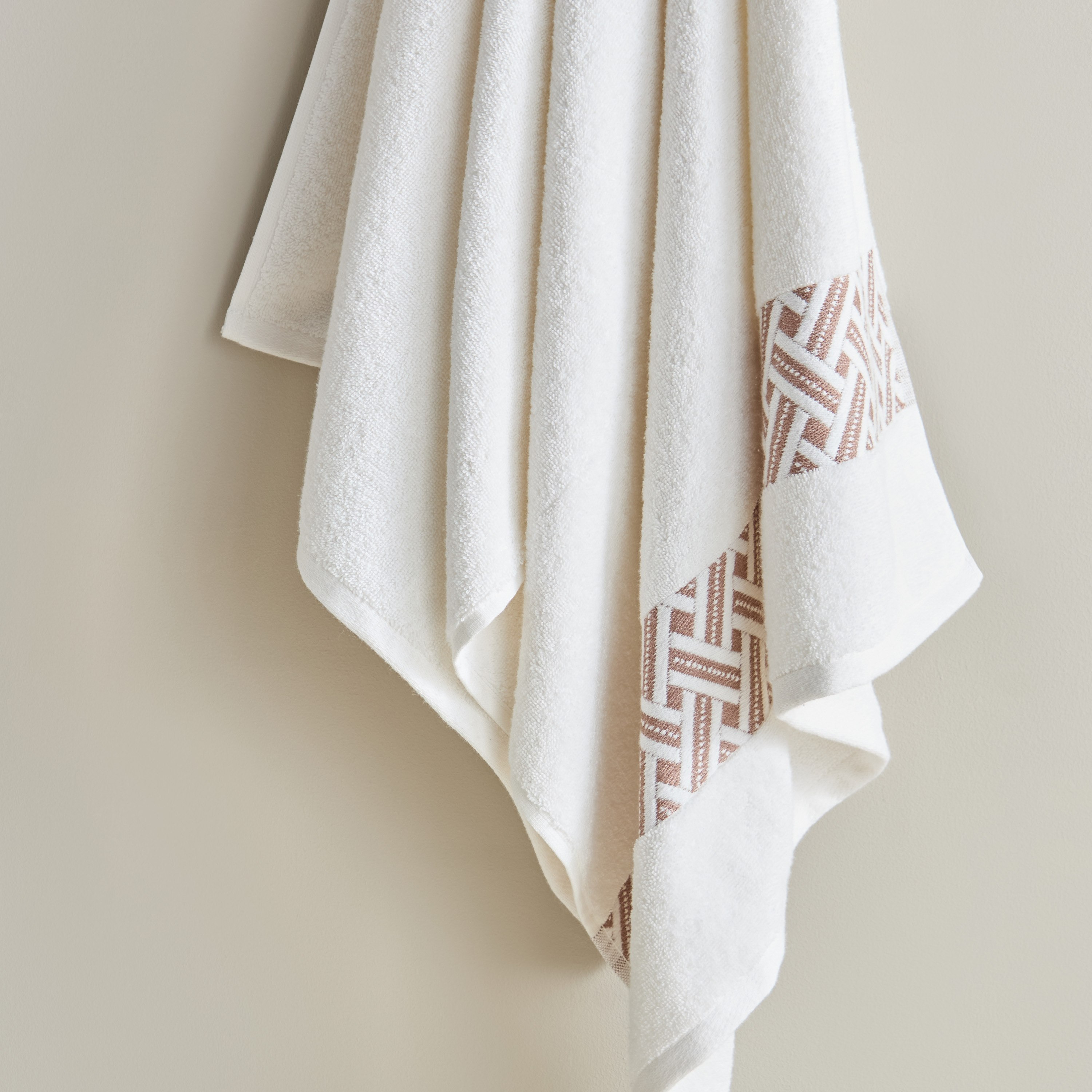 منشفة حمام قطن تركي بحواف جاكار من أوبيولنس سيرينيتي - 70x140 سم-hbxbathroom-bathroomtextiles-image-3