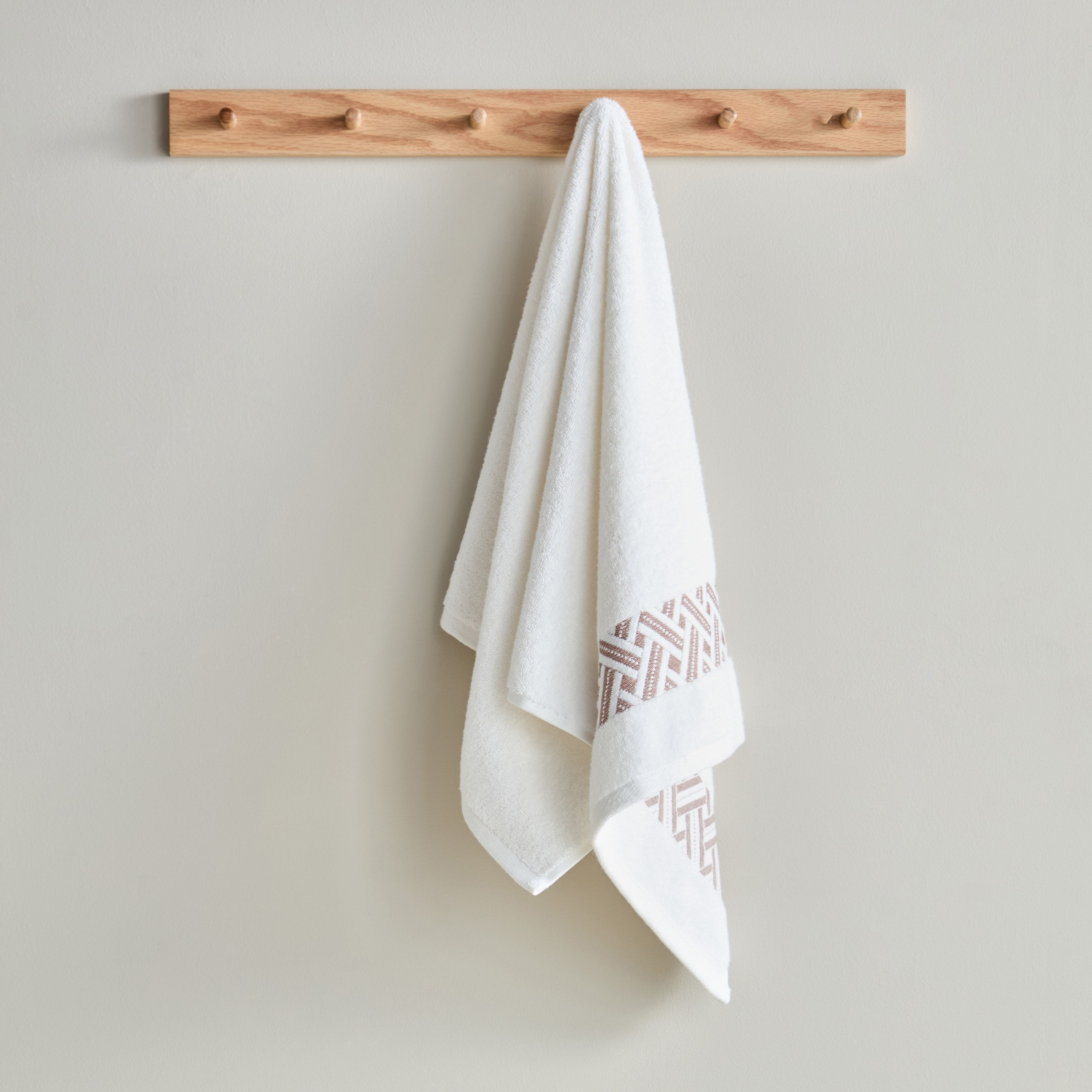 منشفة يد قطن تركي بحواف جاكار من أوبيولنس سيرينيتي- 50x90 سم-hbxbathroom-bathroomtextiles-image-1