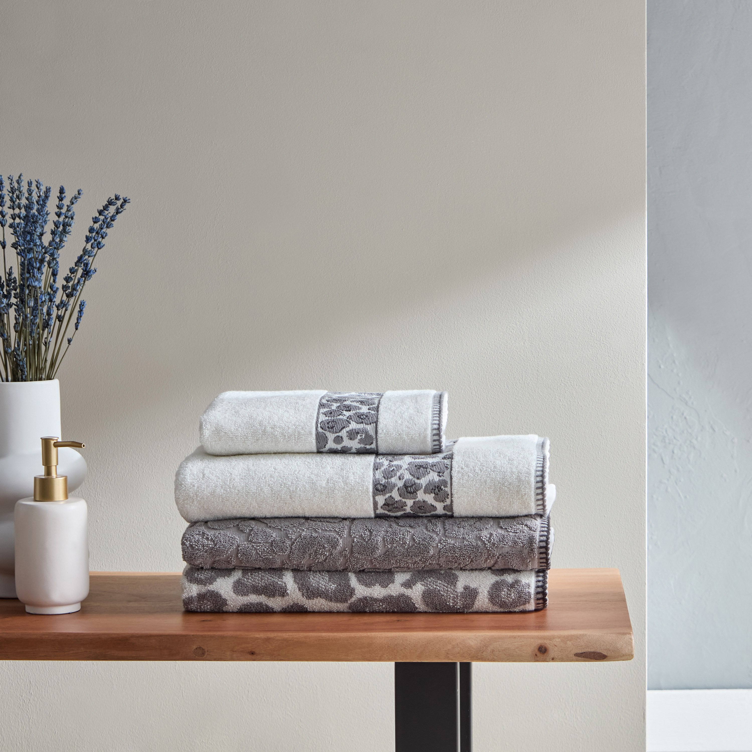 منشفة حمام جاكار من القطن التركي من أوبيولنس ليوبارد- 70x140 سم-hbxbathroom-bathroomtextiles-image-5