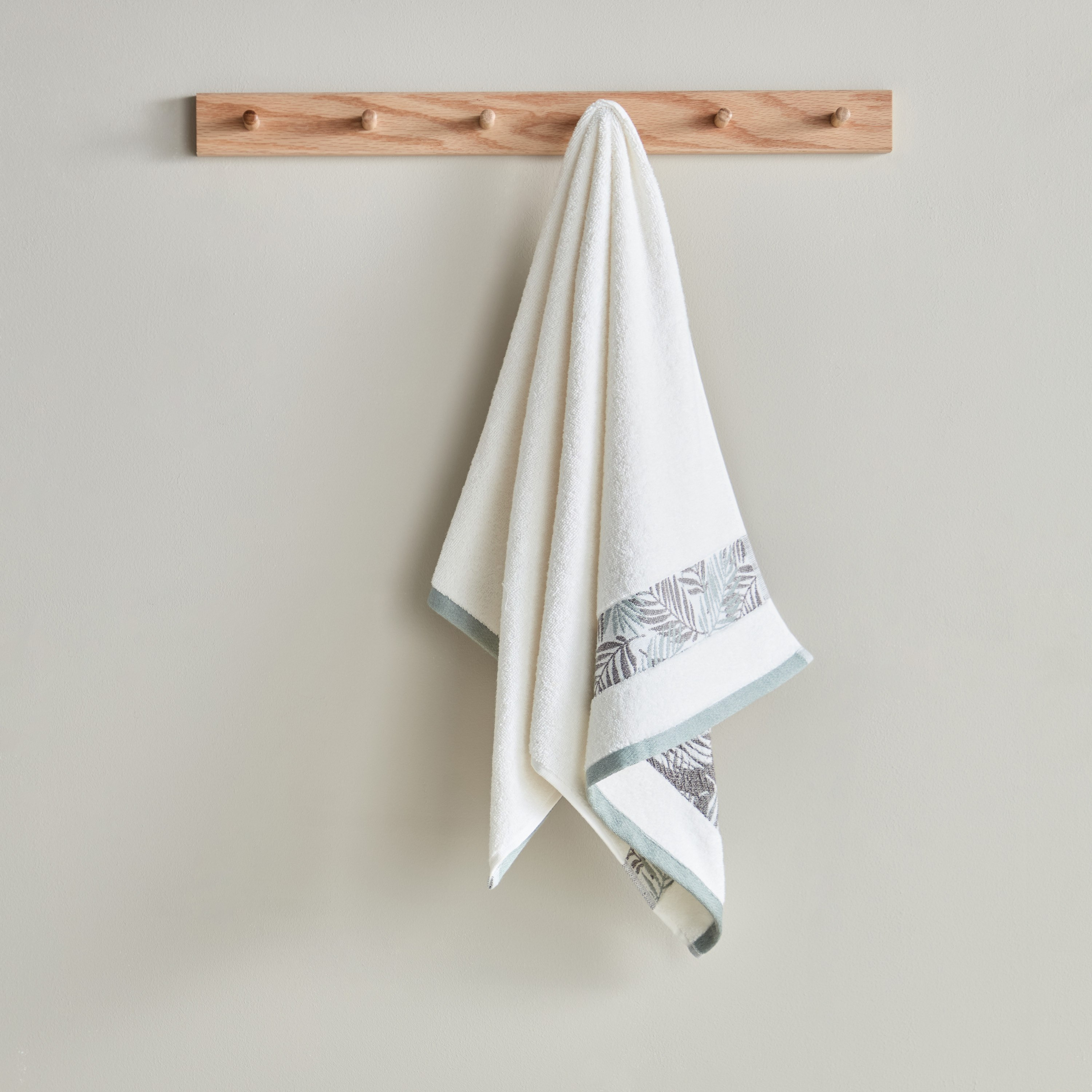 منشفة يد من القطن التركي بحواف جاكار من أوبيولنس فلورا - 50x90 سم-hbxbathroom-bathroomtextiles-image-1