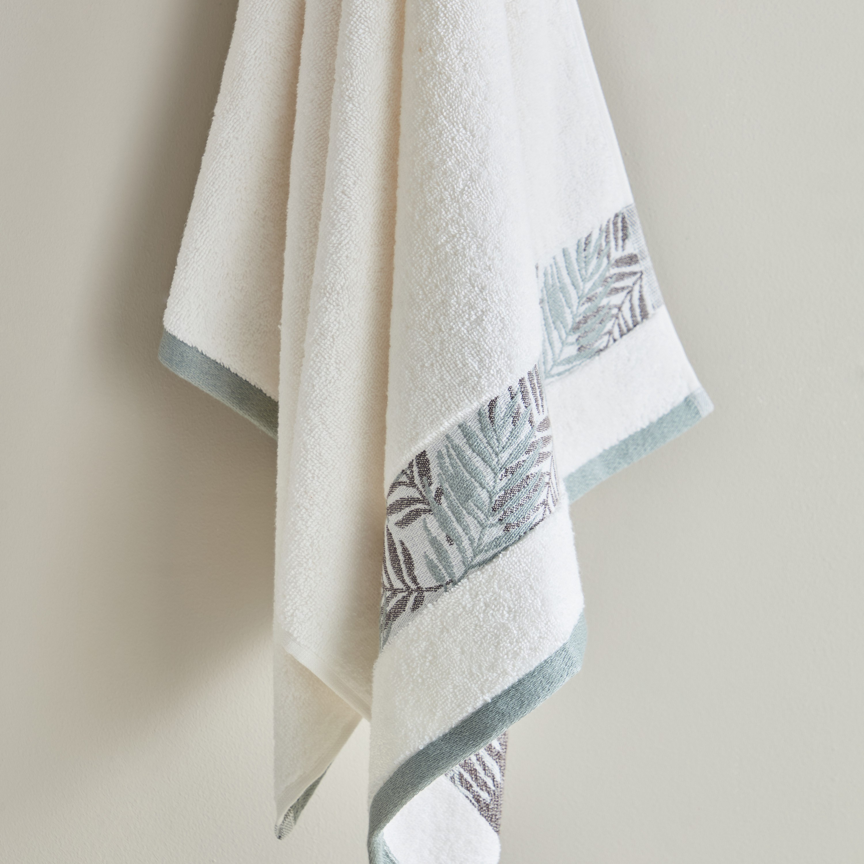 منشفة يد من القطن التركي بحواف جاكار من أوبيولنس فلورا - 50x90 سم-hbxbathroom-bathroomtextiles-image-3