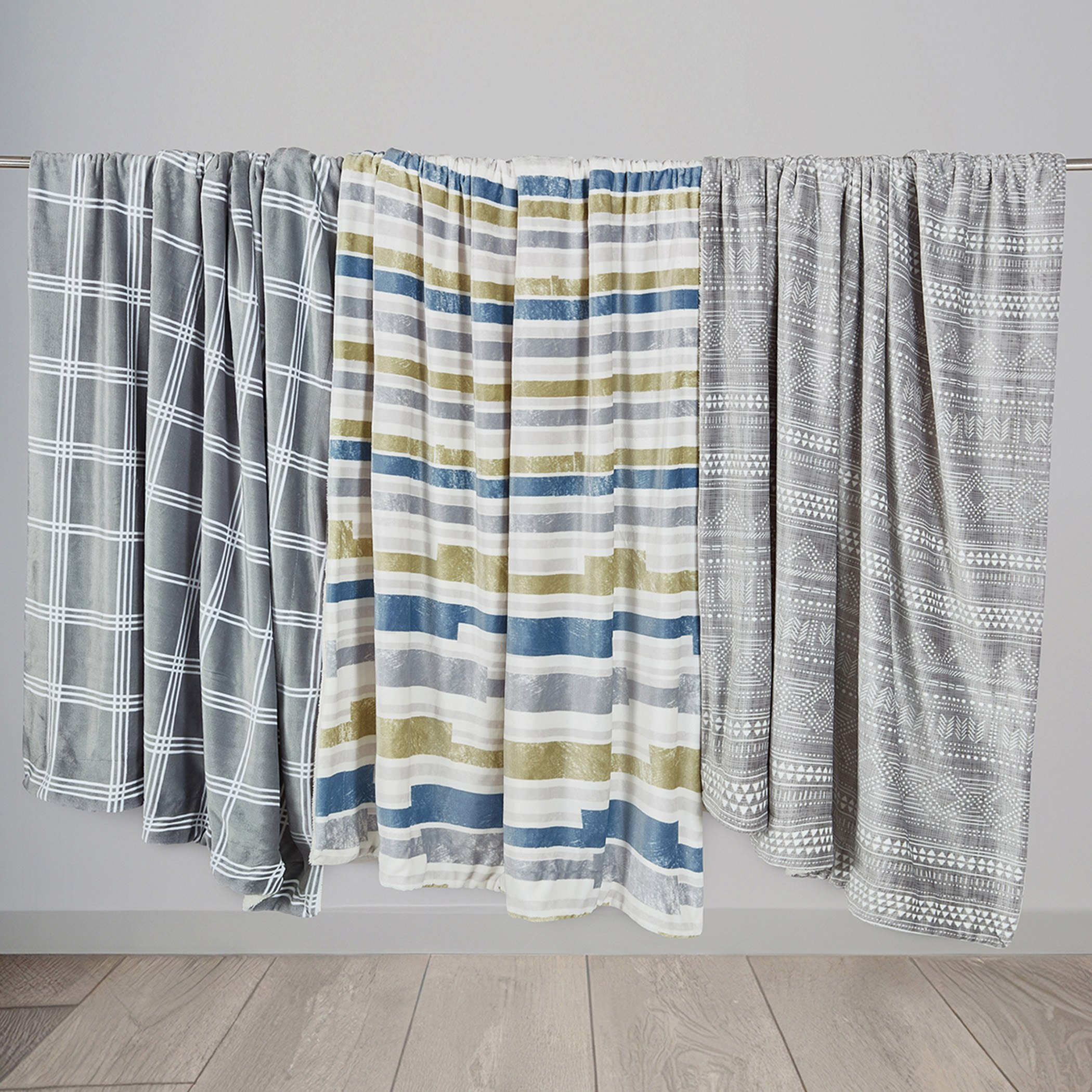 Braxton Versa Printed Flannel Sherpa Twin Blanket - 150x200 cm-hbxhomeware-hbxbedroom-image-5