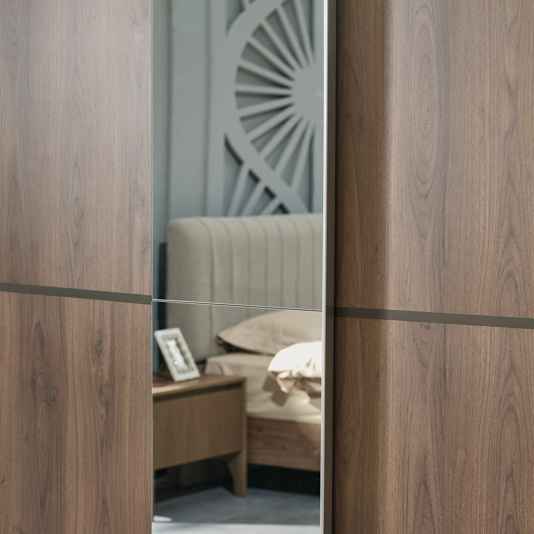 خزانة ملابس بباب انزلاقي و2 درج ومرآة من جينوفا-hbxfurniture-wardrobes-image-7