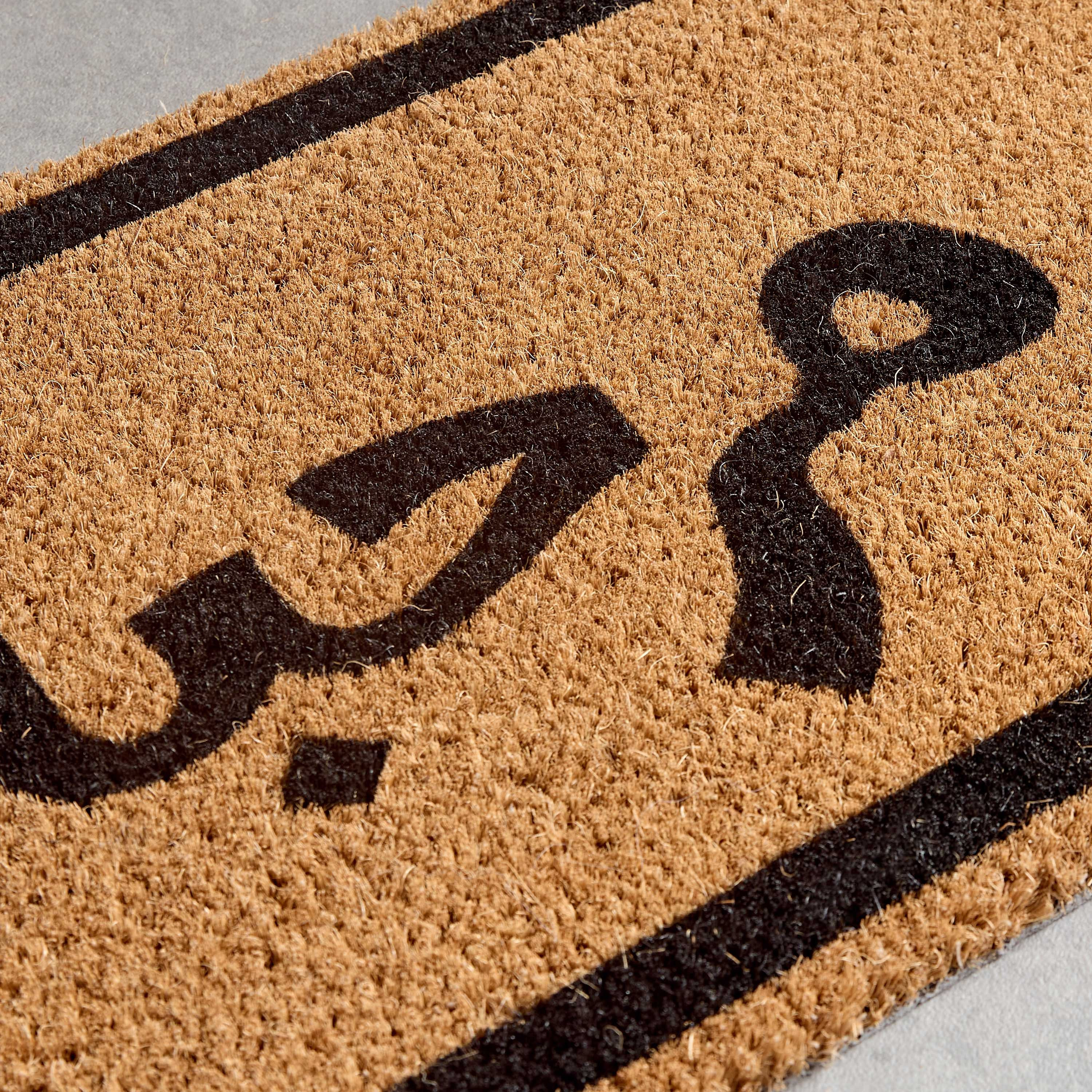 سجادة باب من ألياف جوز الهند بظهر لاتكس وطبعات من هاي - 40x75 سم-hbxhomeware-hbxoutdoor-image-3