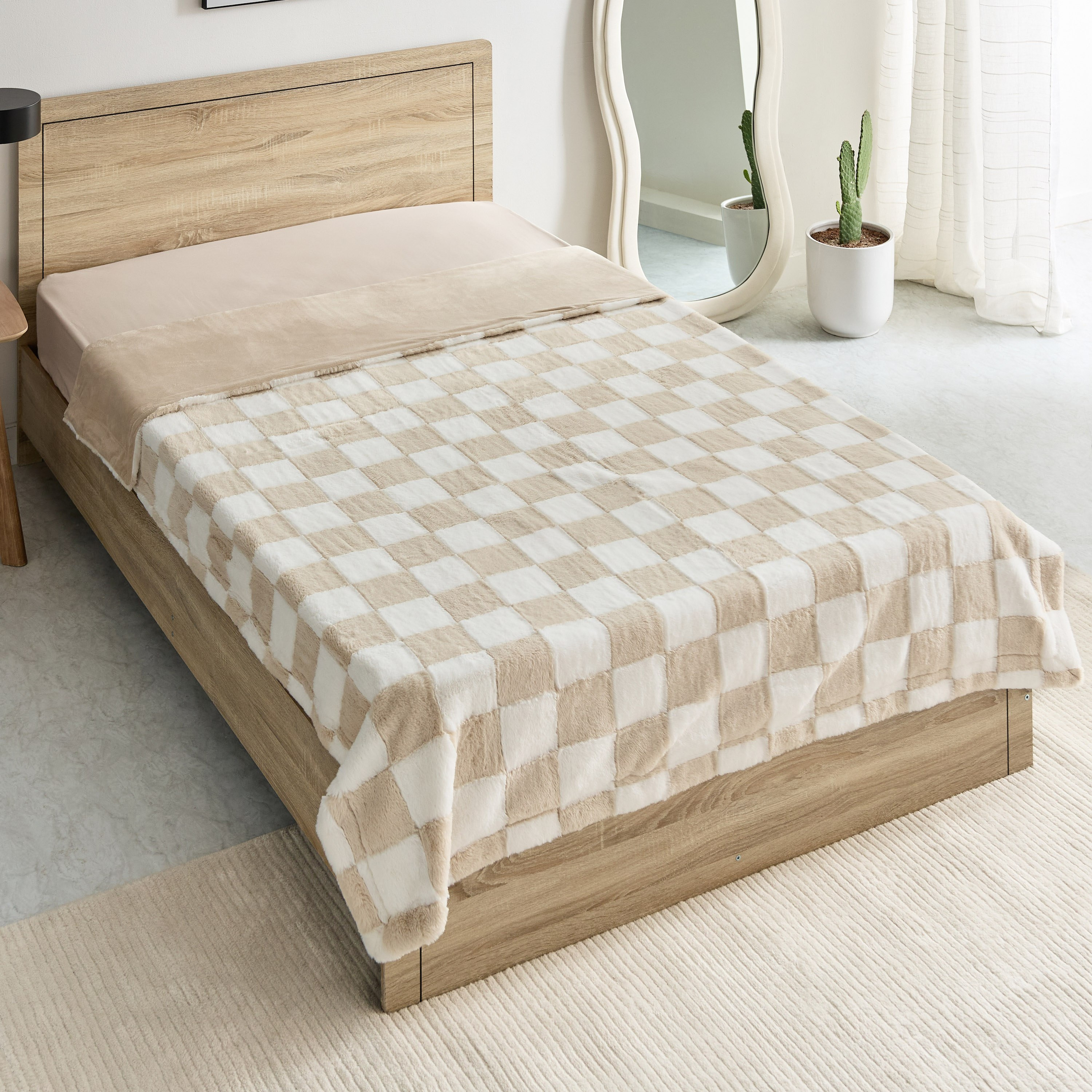 Breda Check Jacquard Rabbit Fur Twin Blanket - 150x220 cm-hbxhomeware-hbxbedroom-image-2