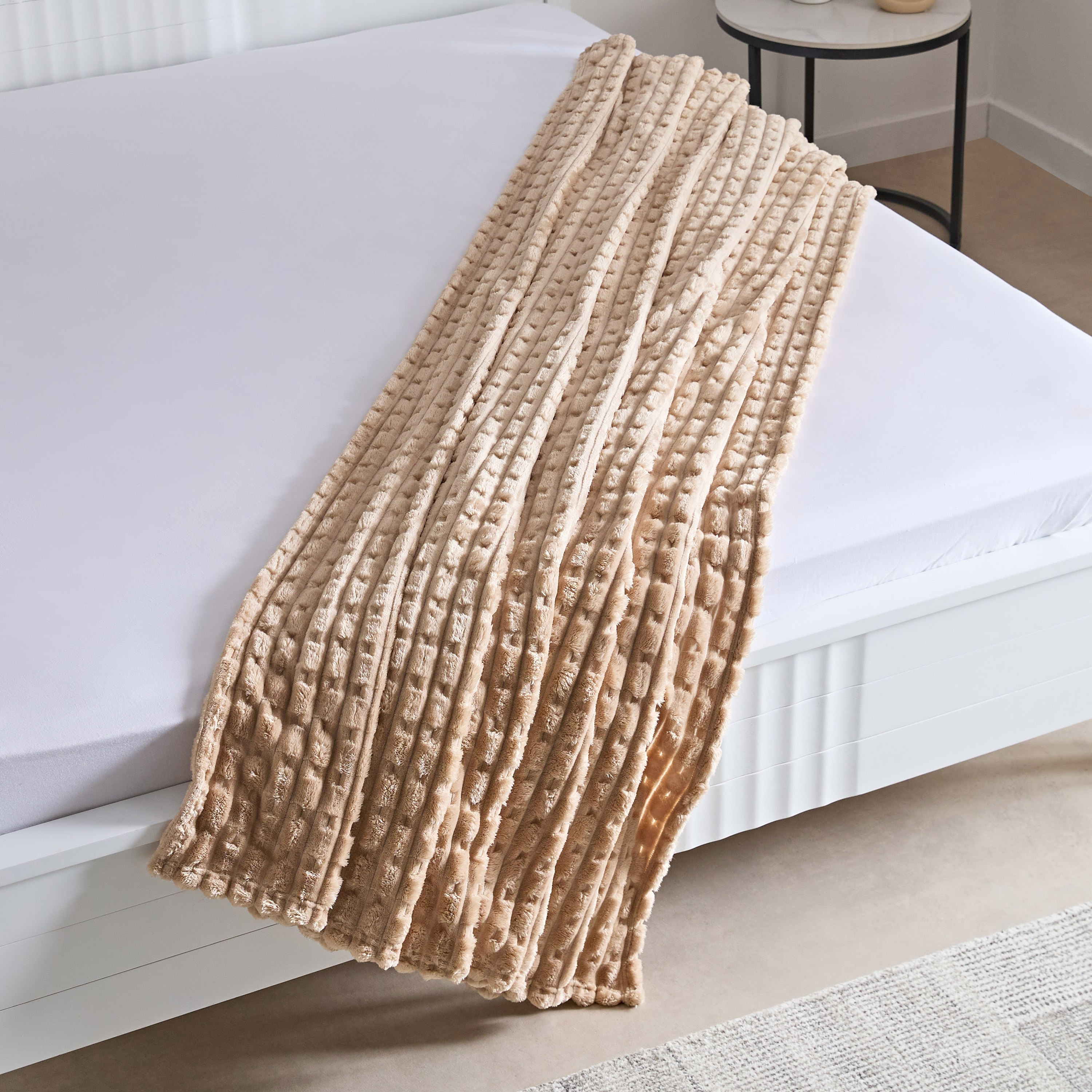 Delft Jacquard Flannel Queen Blanket - 200x220 cm-hbxhomeware-hbxbedroom-image-4