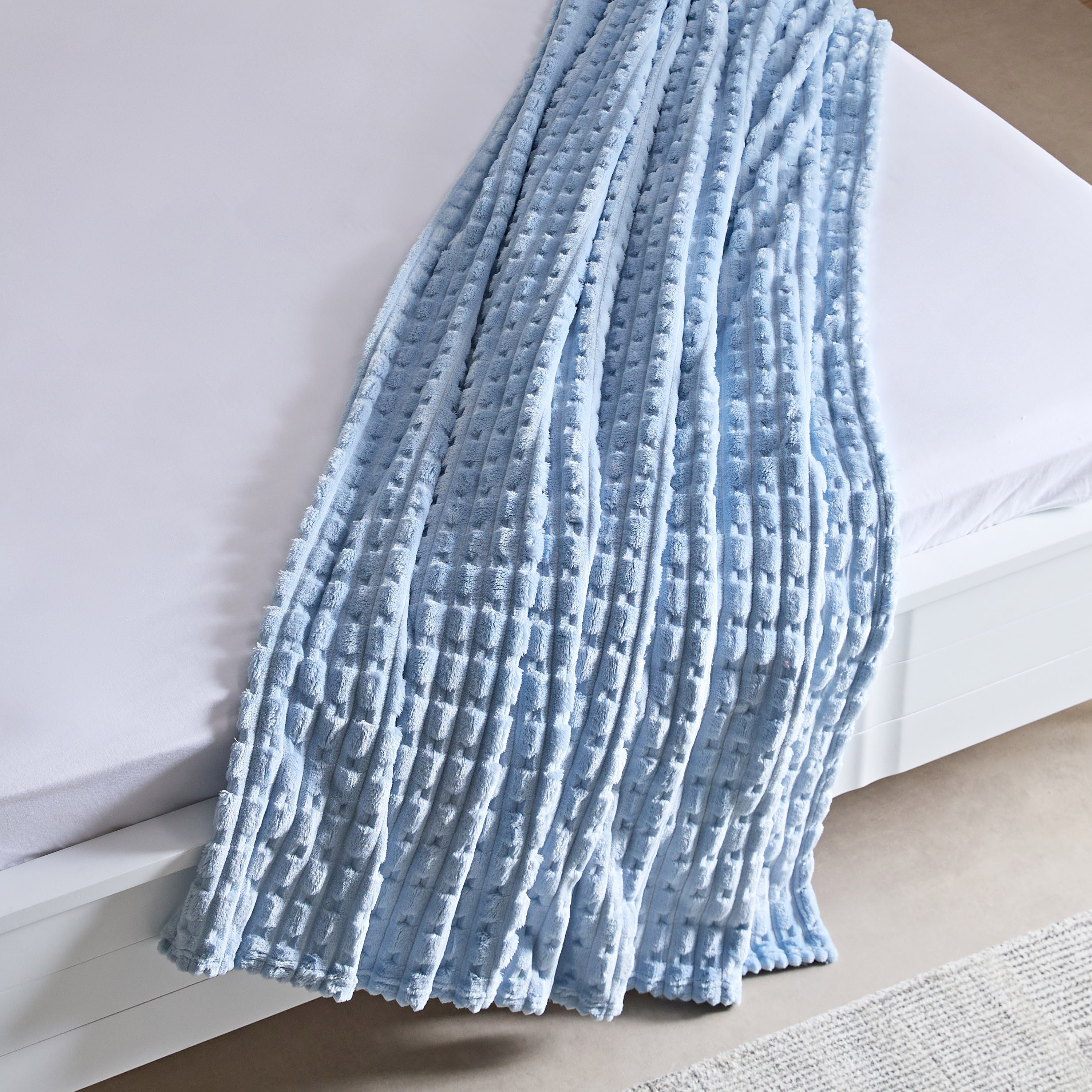 Delft Jacquard Flannel Queen Blanket - 200x220 cm-hbxhomeware-hbxbedroom-image-4